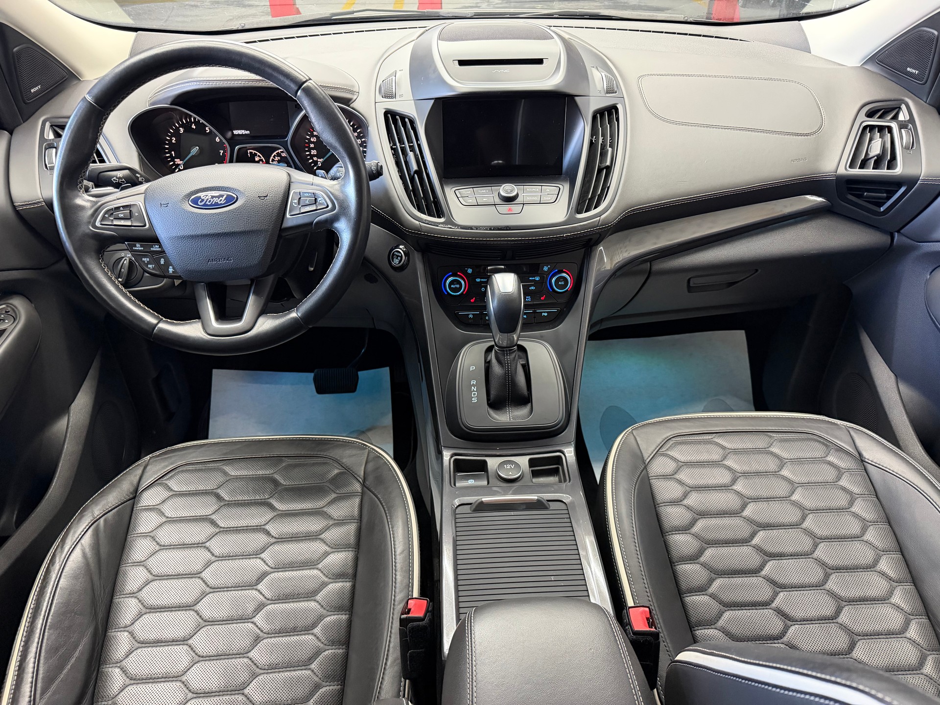 FORD Kuga 1.5 SCTi Vignale 4WD Automatic-showroom-element-3