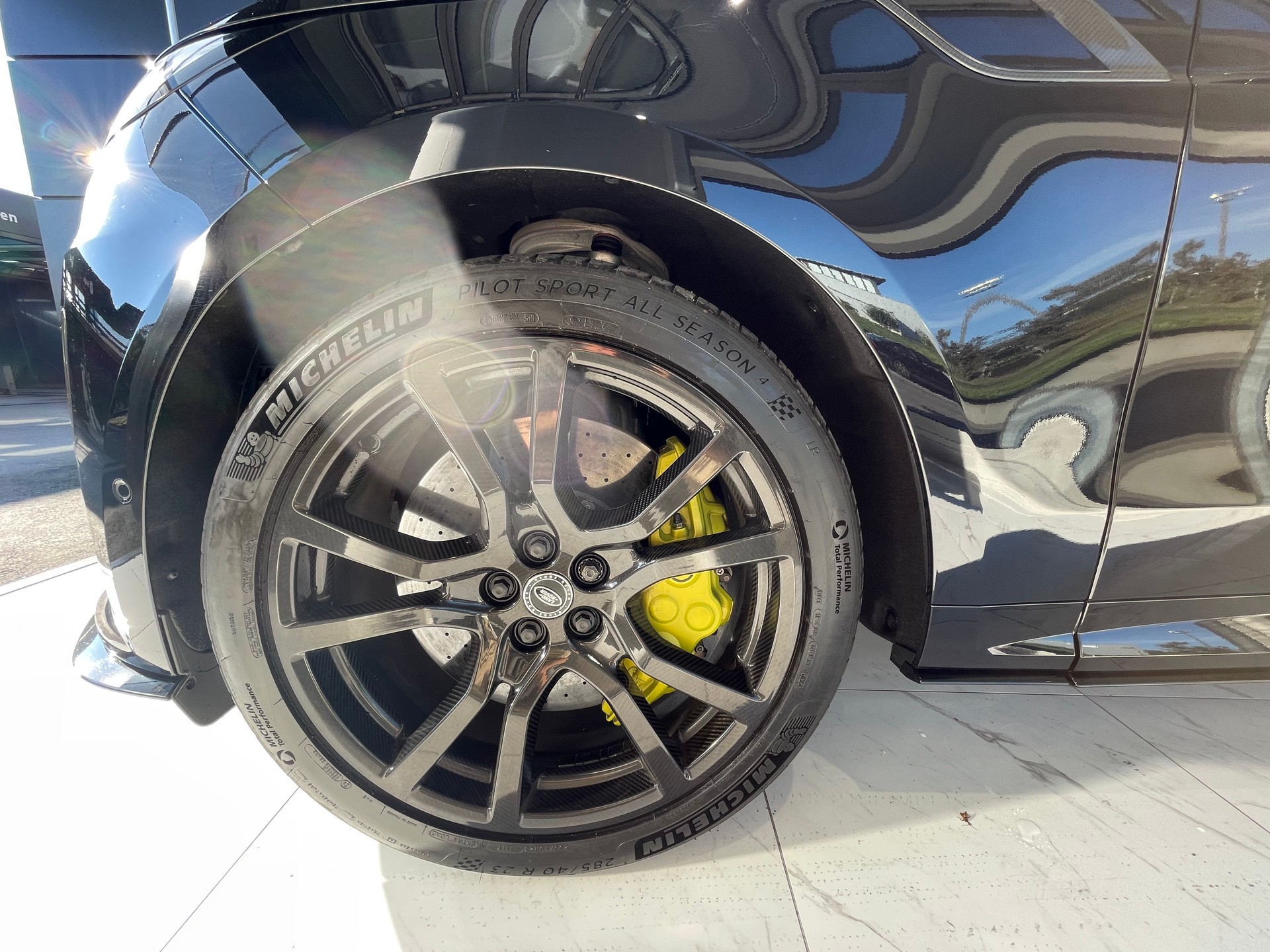 LAND ROVER Range Rover Sport P635 4.4 V8 SV Editon Two-image-10
