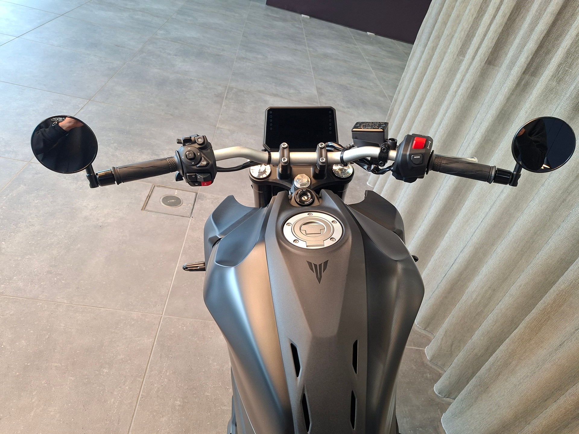 YAMAHA MT-07 Y-AMT-showroom-element-2