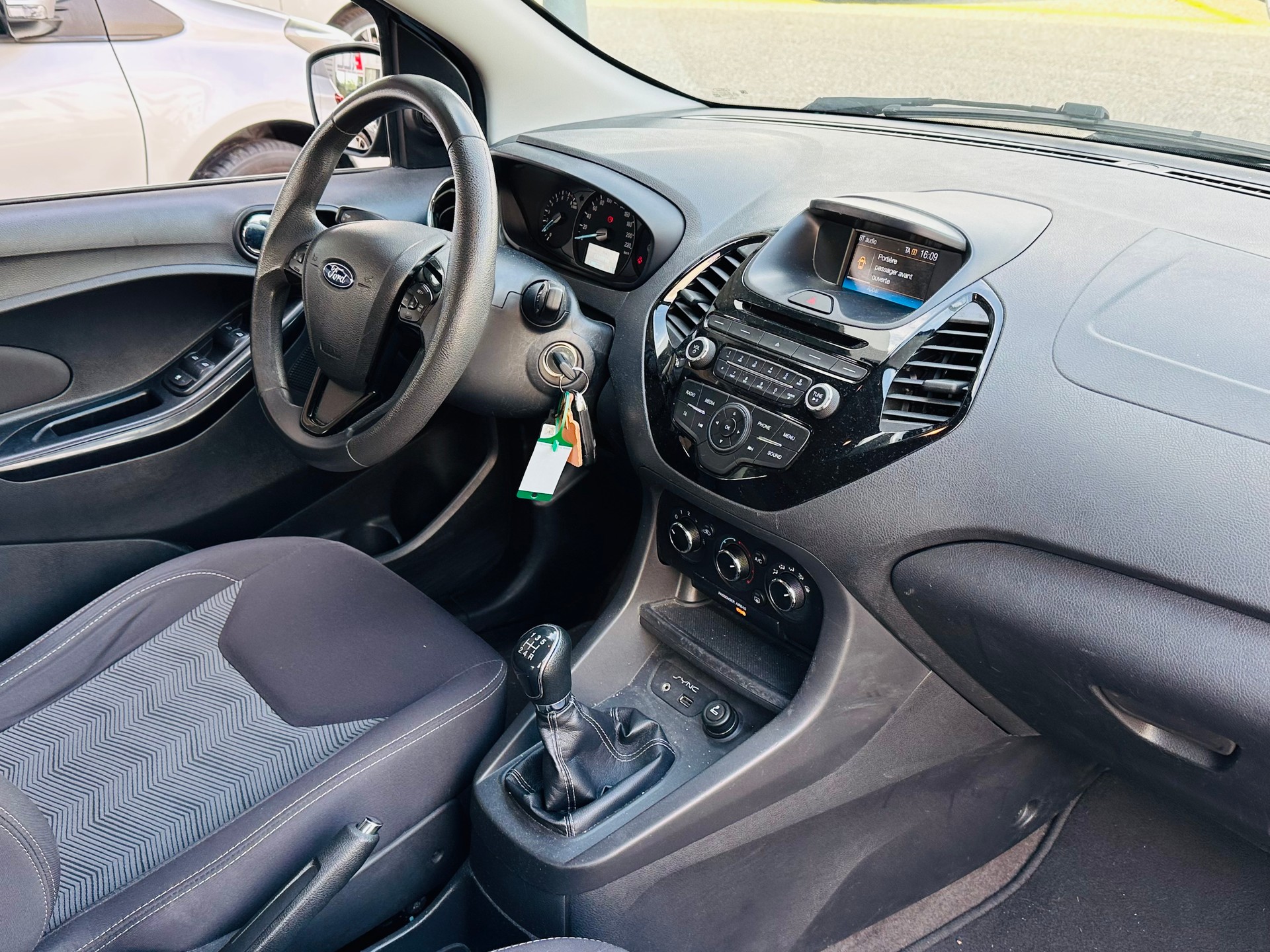 FORD KA+ 1.2 Ti-VCT Cool&Sound-image-9