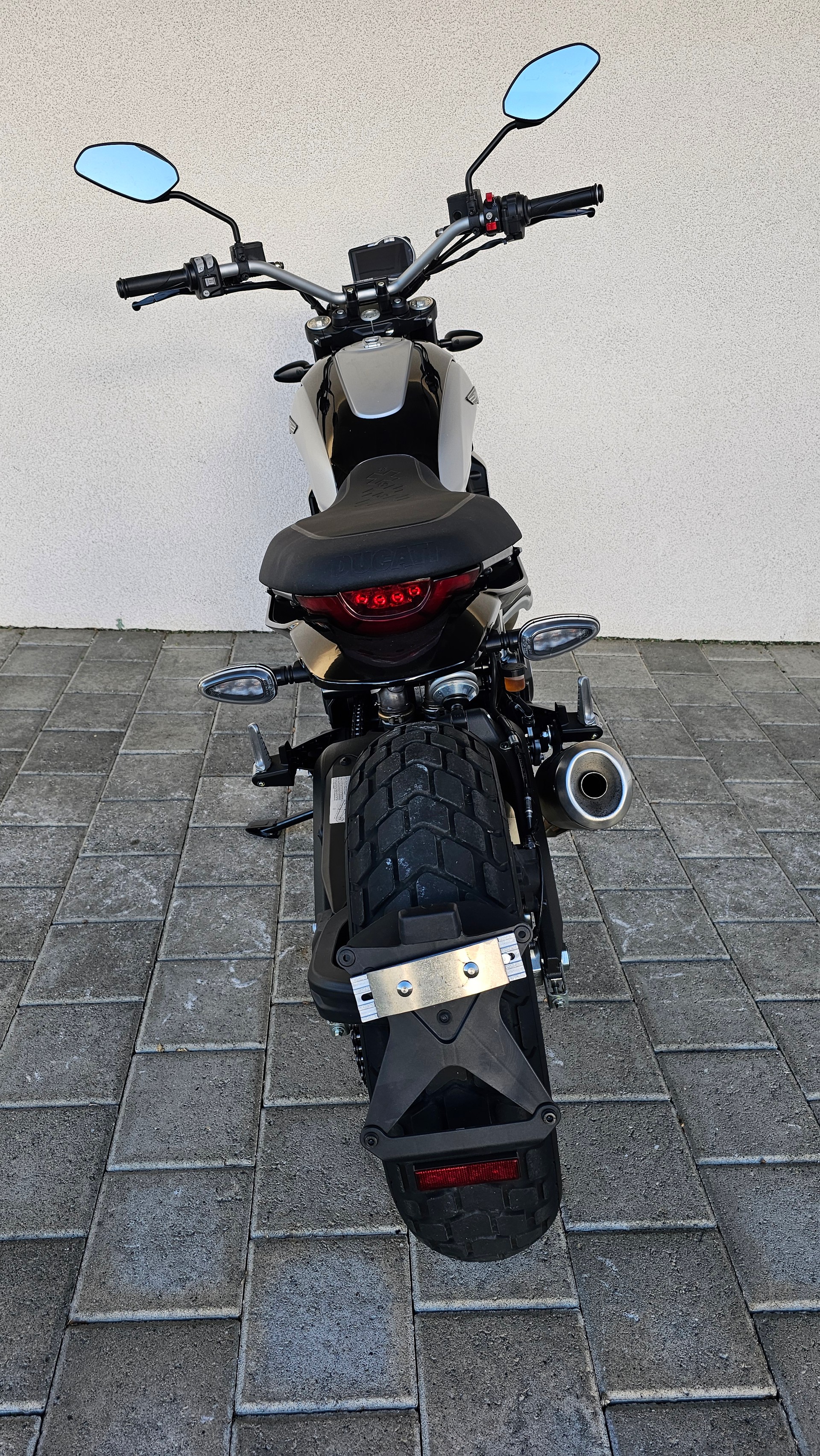 DUCATI Scrambler 803 Icon Dark-image-3