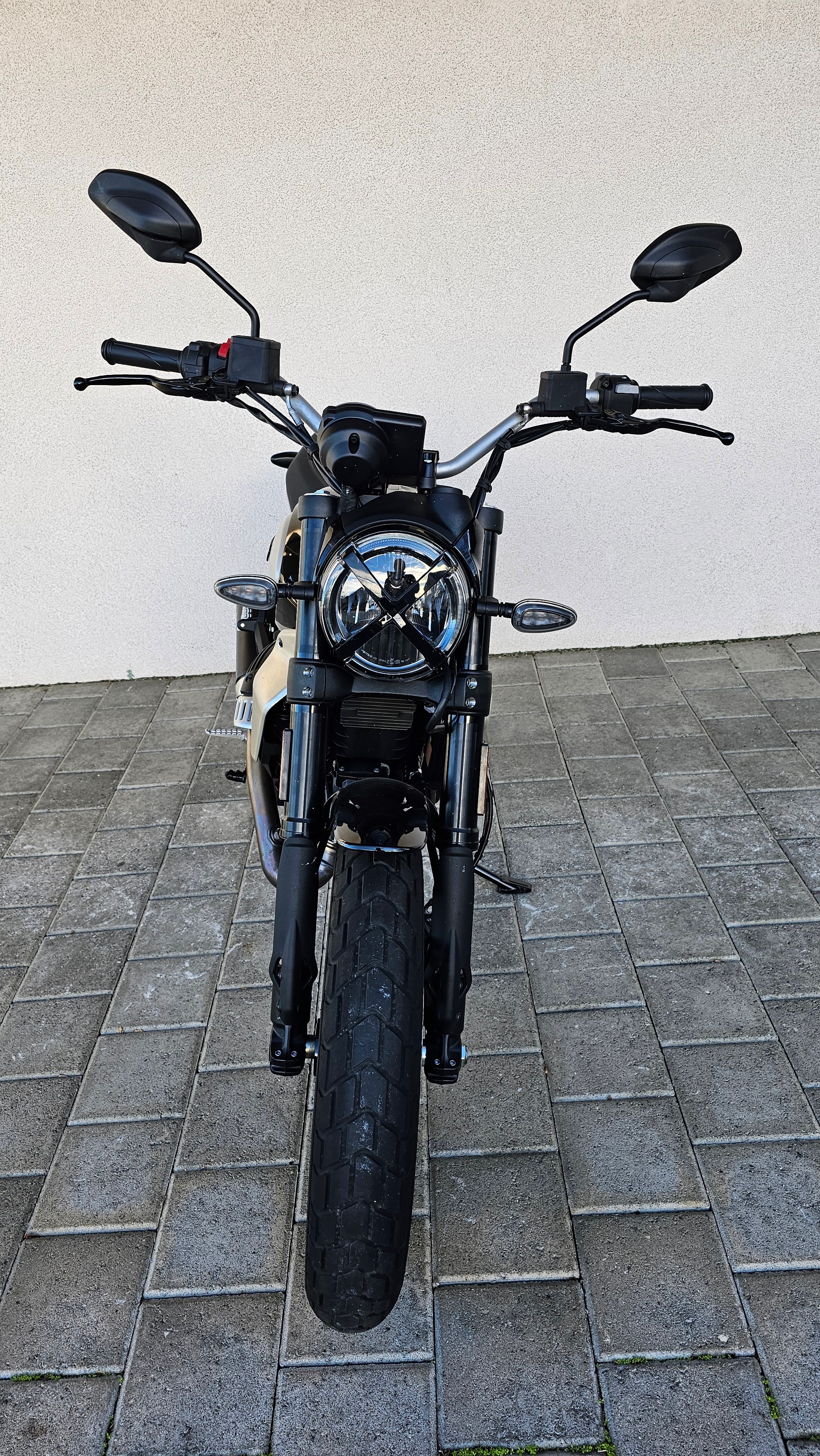 DUCATI Scrambler 803 Icon Dark-image-2