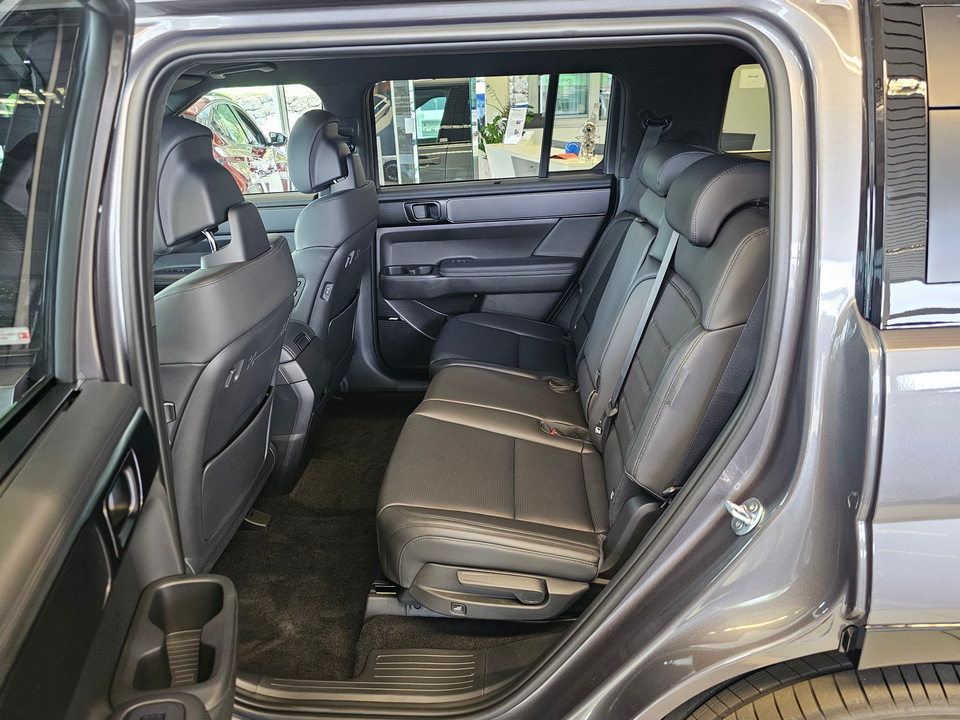 HYUNDAI Santa Fe 1.6 T-GDi PHEV Calligraphy 4WD-image-10