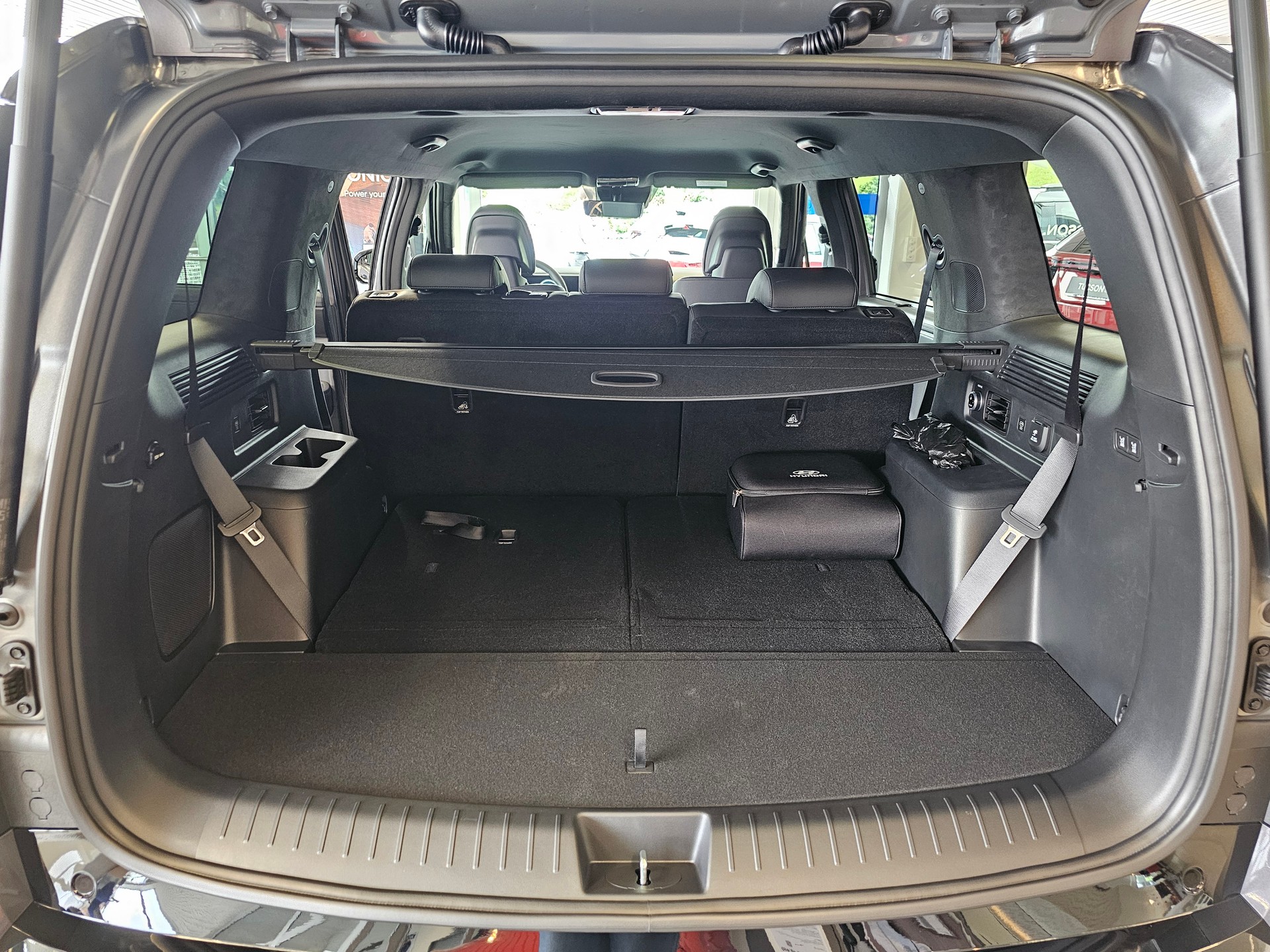 HYUNDAI Santa Fe 1.6 T-GDi PHEV Calligraphy 4WD-image-12