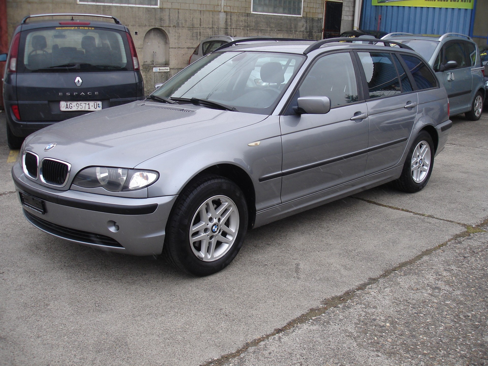 BMW 318i FÜR EXPORT (MOTOR + GETRIEBE DEFEKT)