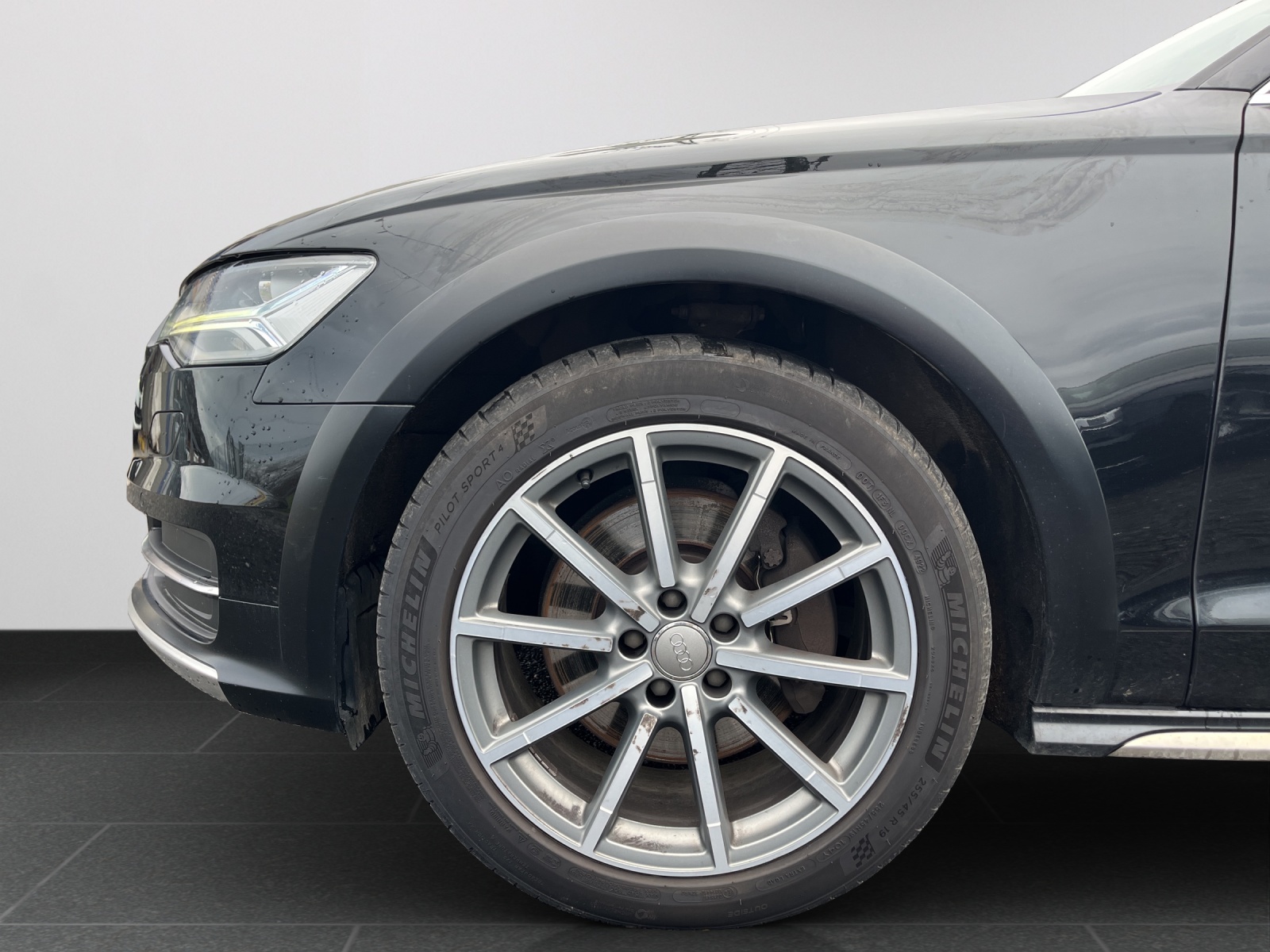 AUDI A6 allroad 3.0 TDI V6 quattro S-tronic-image-13