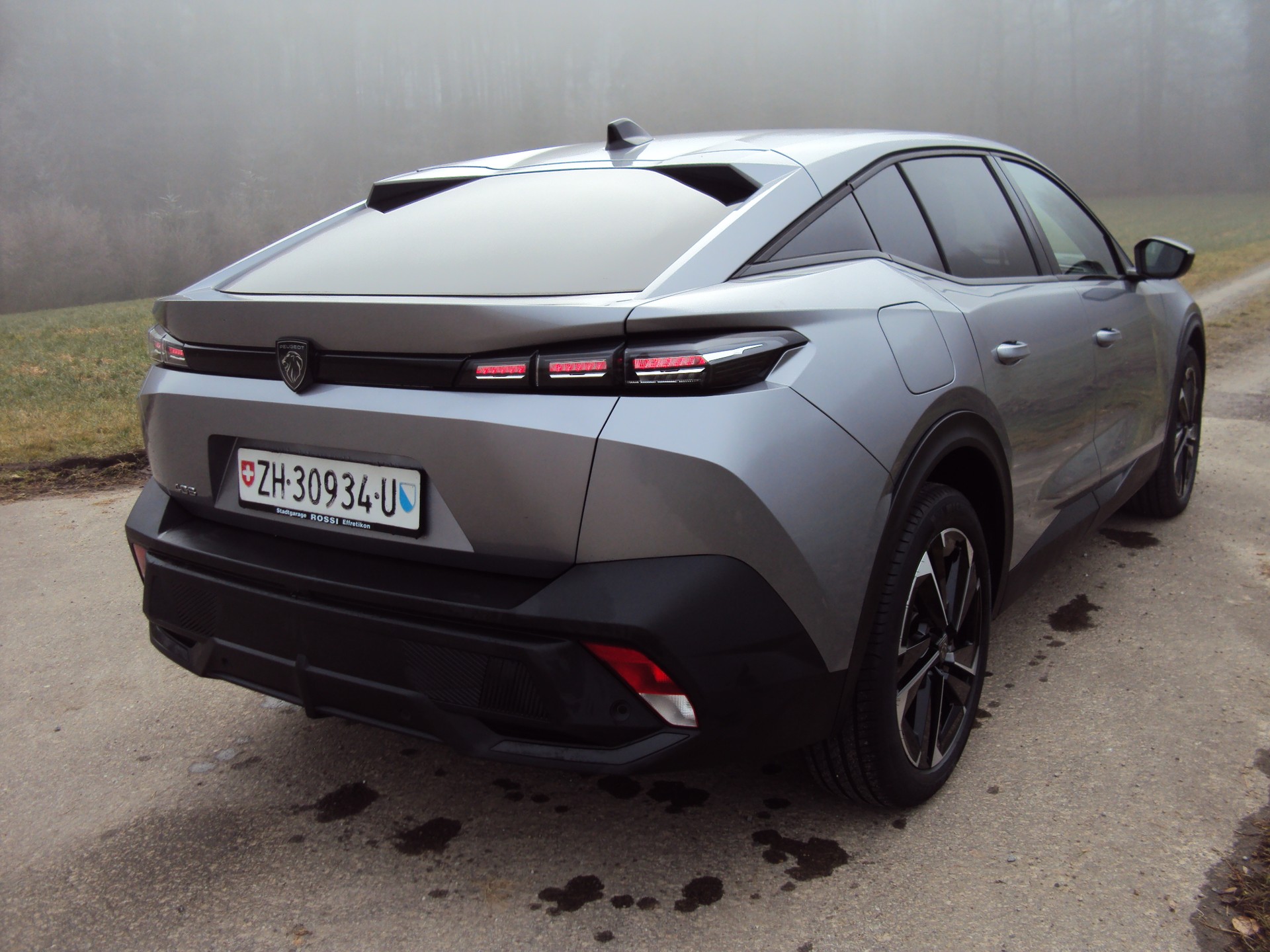 PEUGEOT 408 1.2 PureTech Allure Pack EAT8-image-3