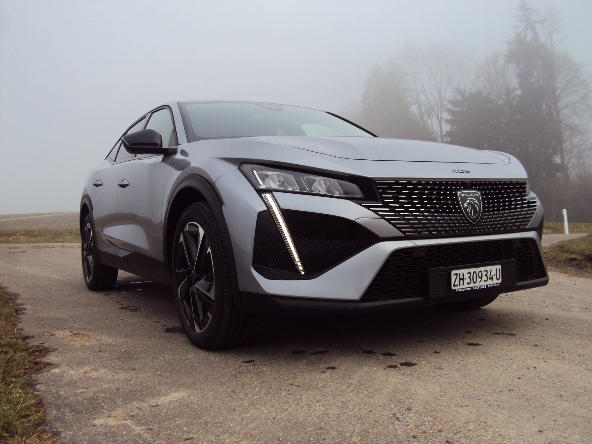 PEUGEOT 408 1.2 PureTech Allure Pack EAT8-image-2