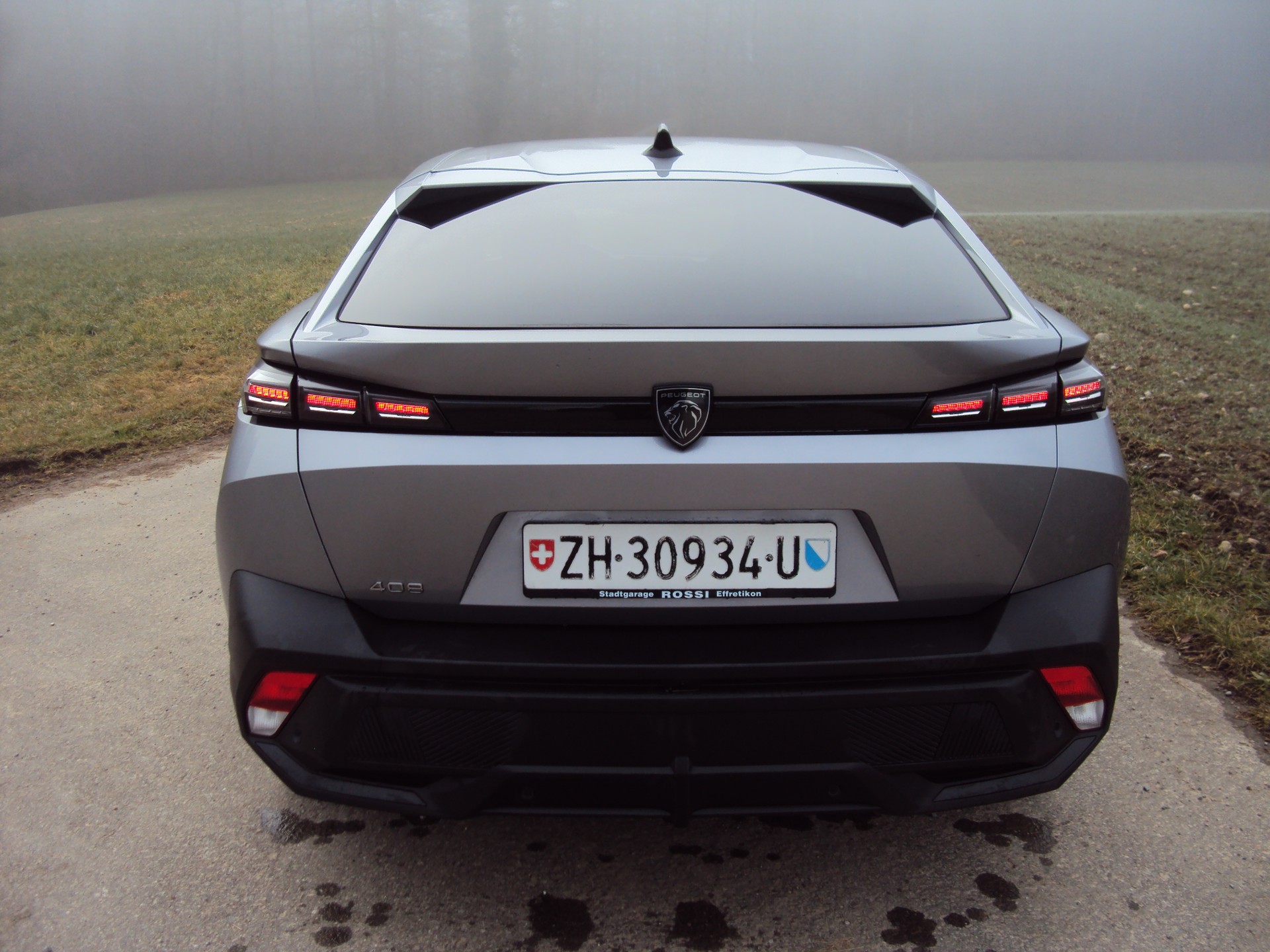 PEUGEOT 408 1.2 PureTech Allure Pack EAT8-image-5