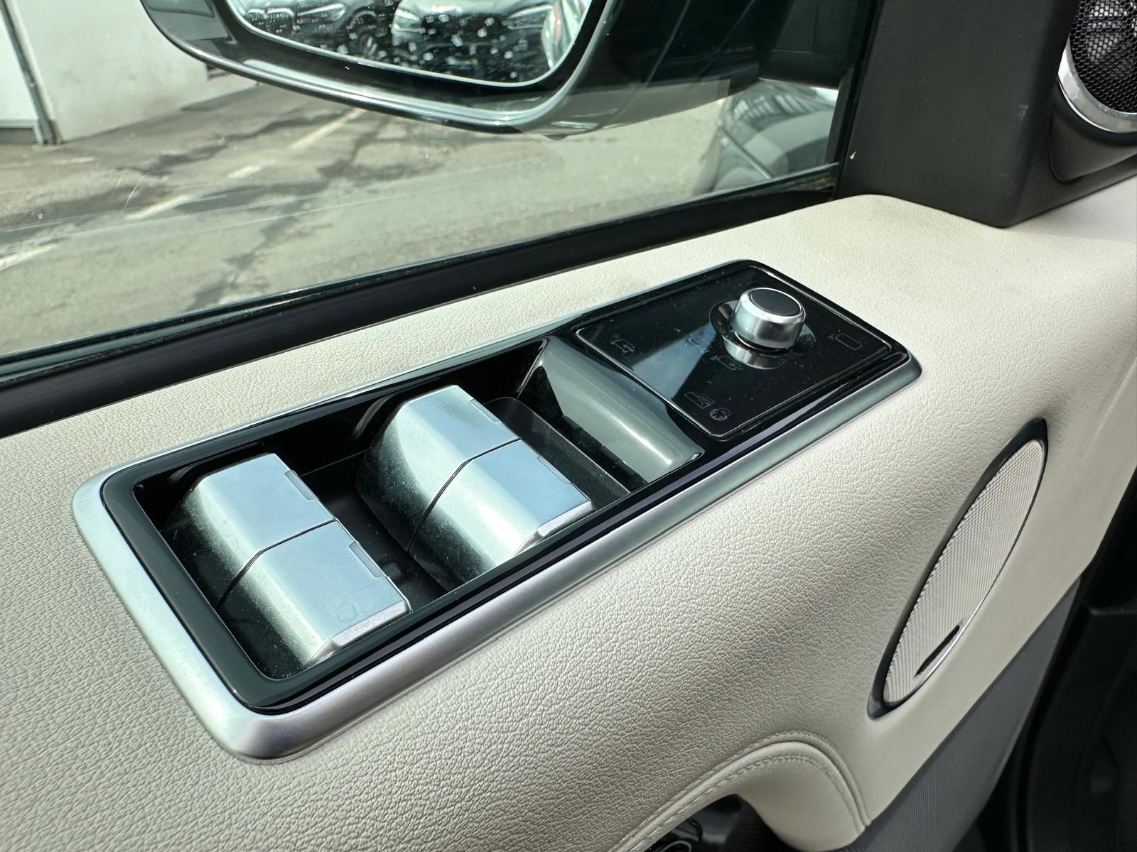 LAND ROVER Range Rover 4.4 SDV8 Vogue Automatic-image-19