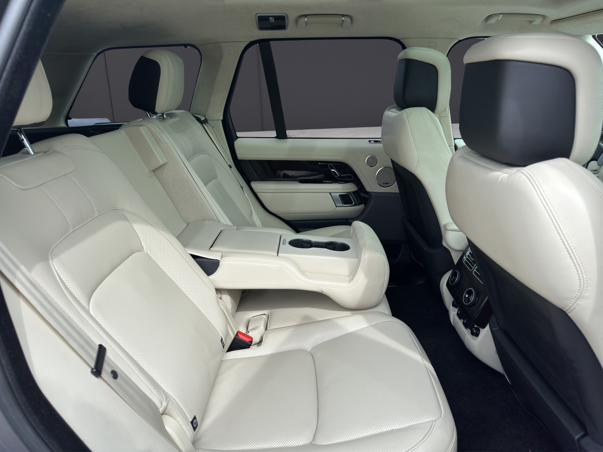 LAND ROVER Range Rover 4.4 SDV8 Vogue Automatic-image-51