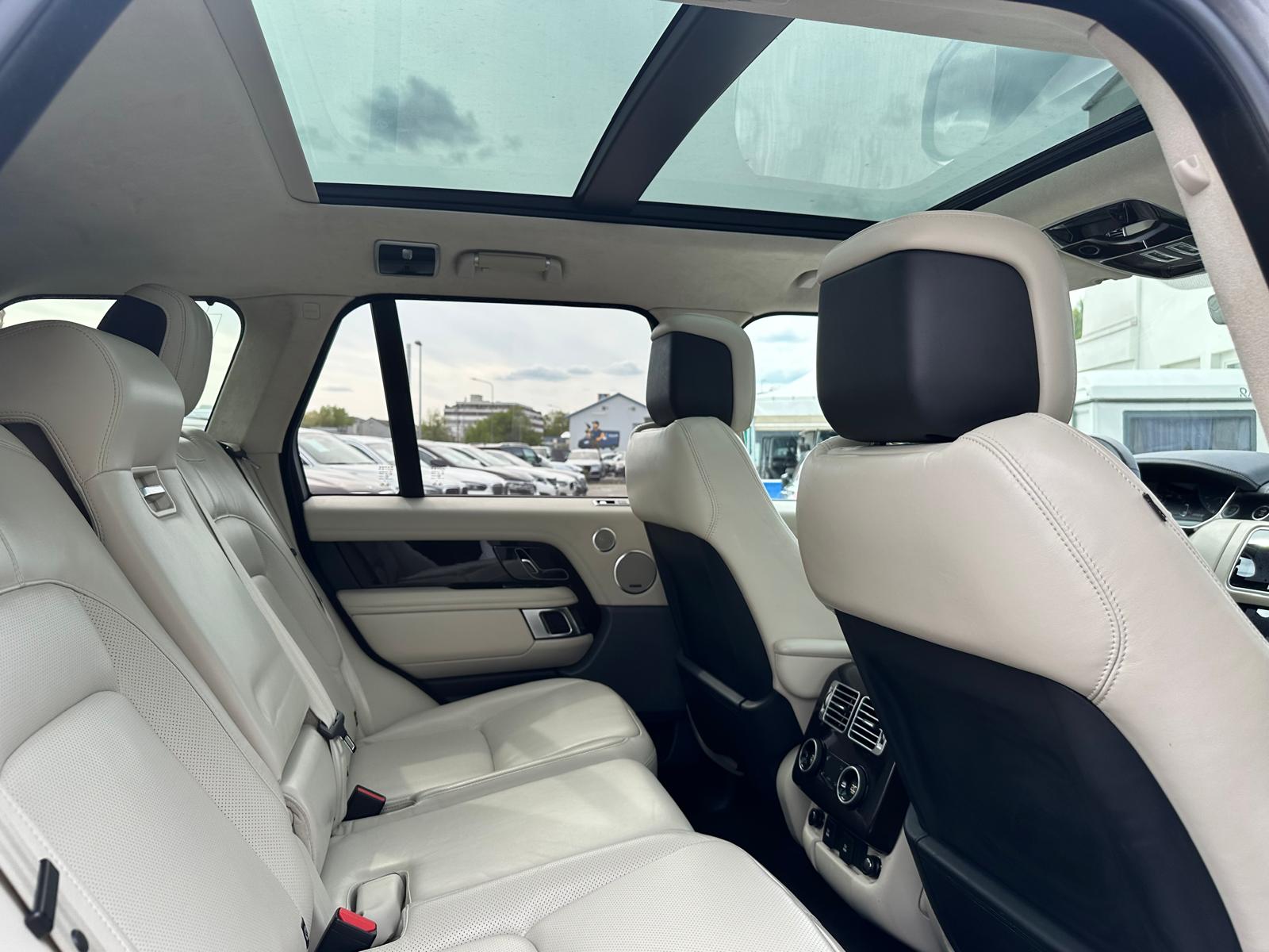 LAND ROVER Range Rover 4.4 SDV8 Vogue Automatic-image-50