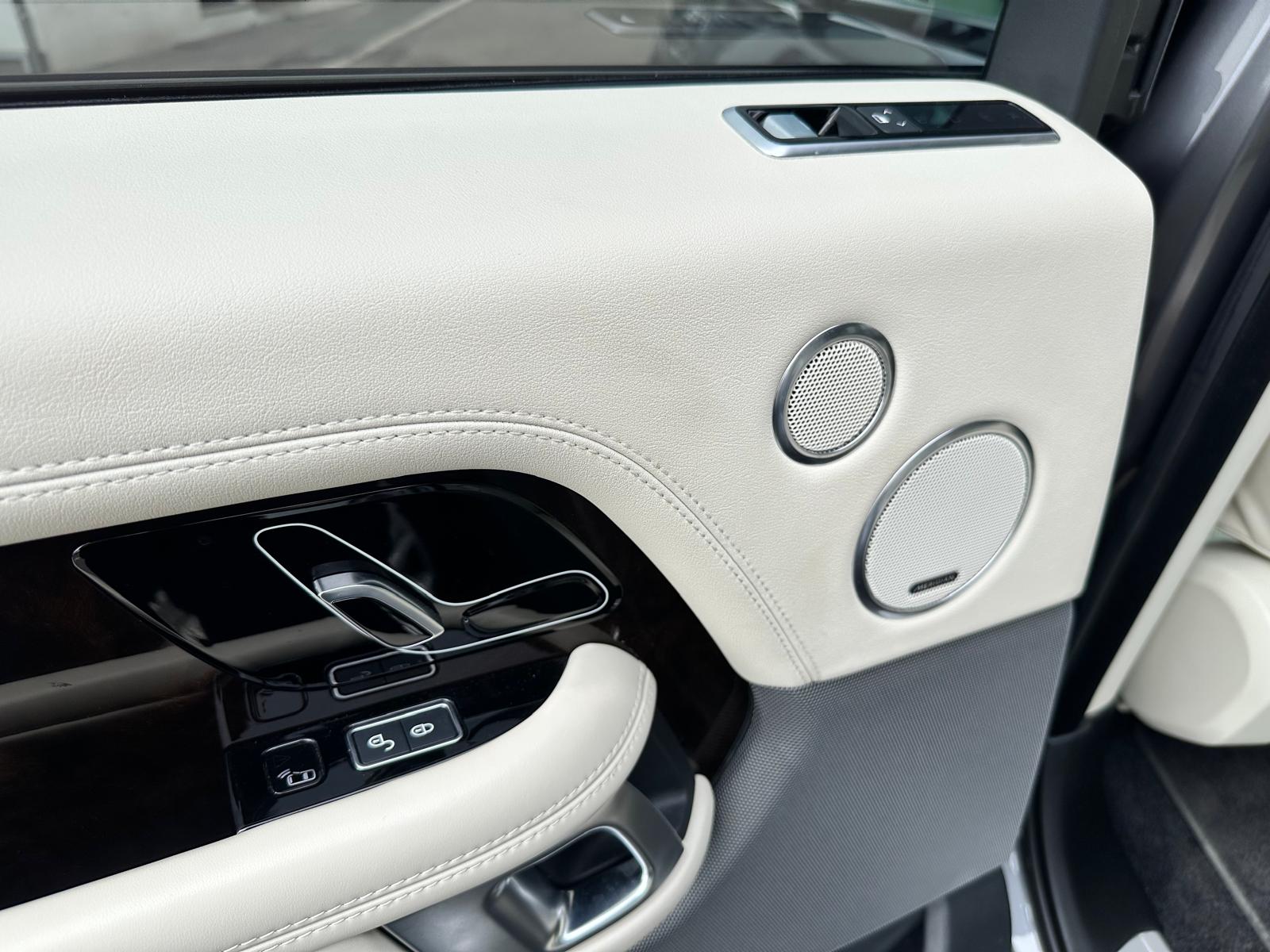LAND ROVER Range Rover 4.4 SDV8 Vogue Automatic-image-45