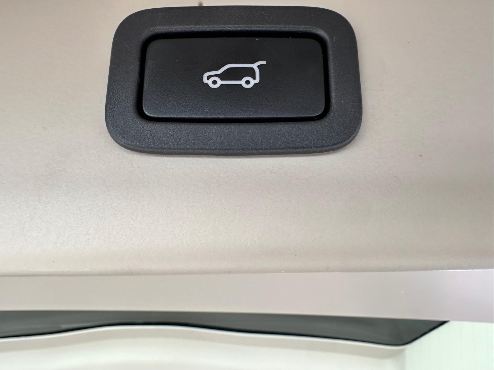 LAND ROVER Range Rover 4.4 SDV8 Vogue Automatic-image-11