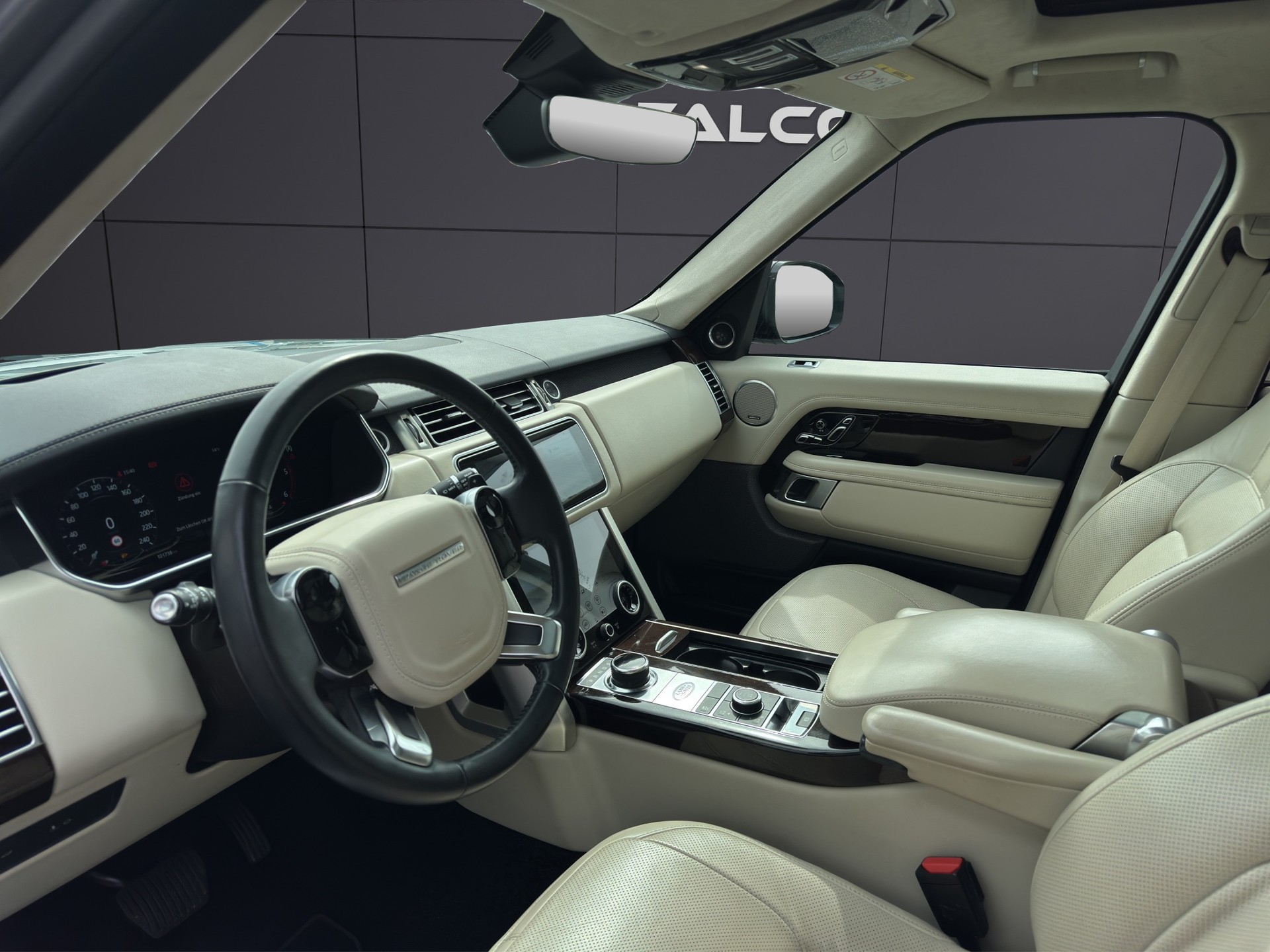 LAND ROVER Range Rover 4.4 SDV8 Vogue Automatic-image-24