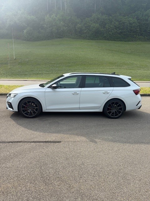 SKODA Octavia Combi 2.0 TDI DSG RS 4x4-showroom-element-3
