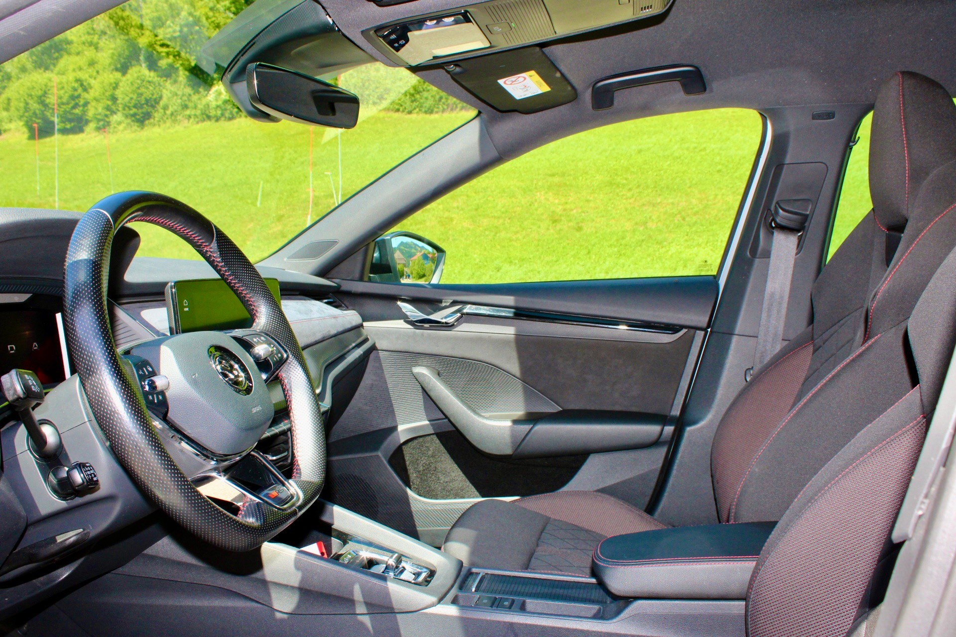 SKODA Octavia Combi 2.0 TDI DSG RS 4x4-image-8