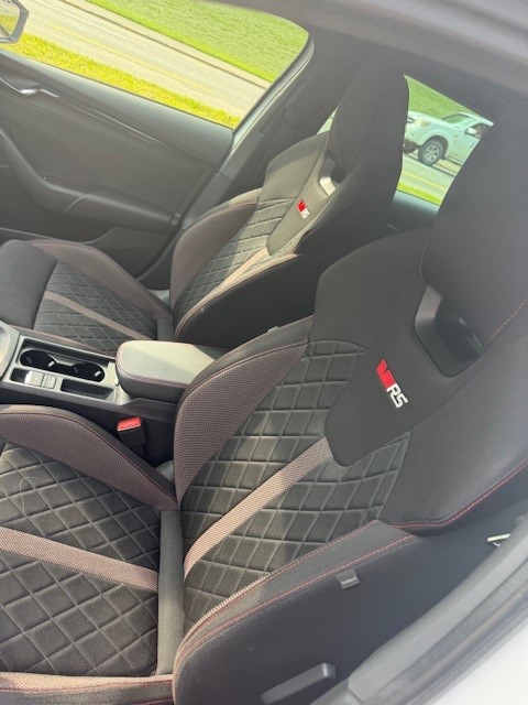 SKODA Octavia Combi 2.0 TDI DSG RS 4x4-image-9