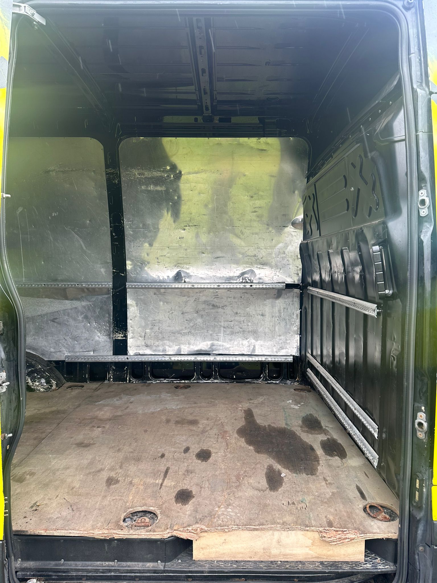 IVECO 33 S 14 AHK Kasten Automat Navi Xenon-image-11