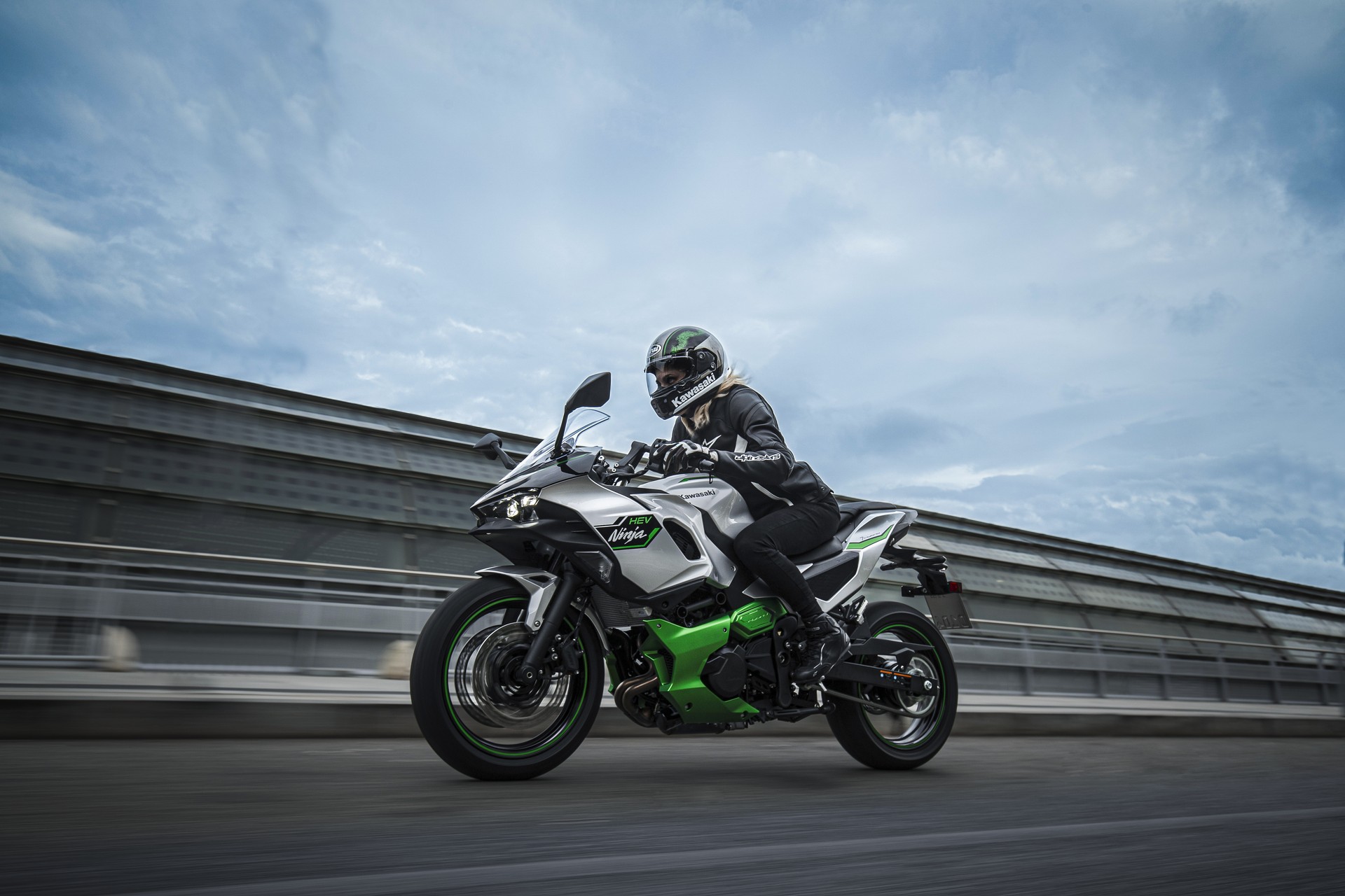 KAWASAKI Ninja 7 Hybrid-image-12