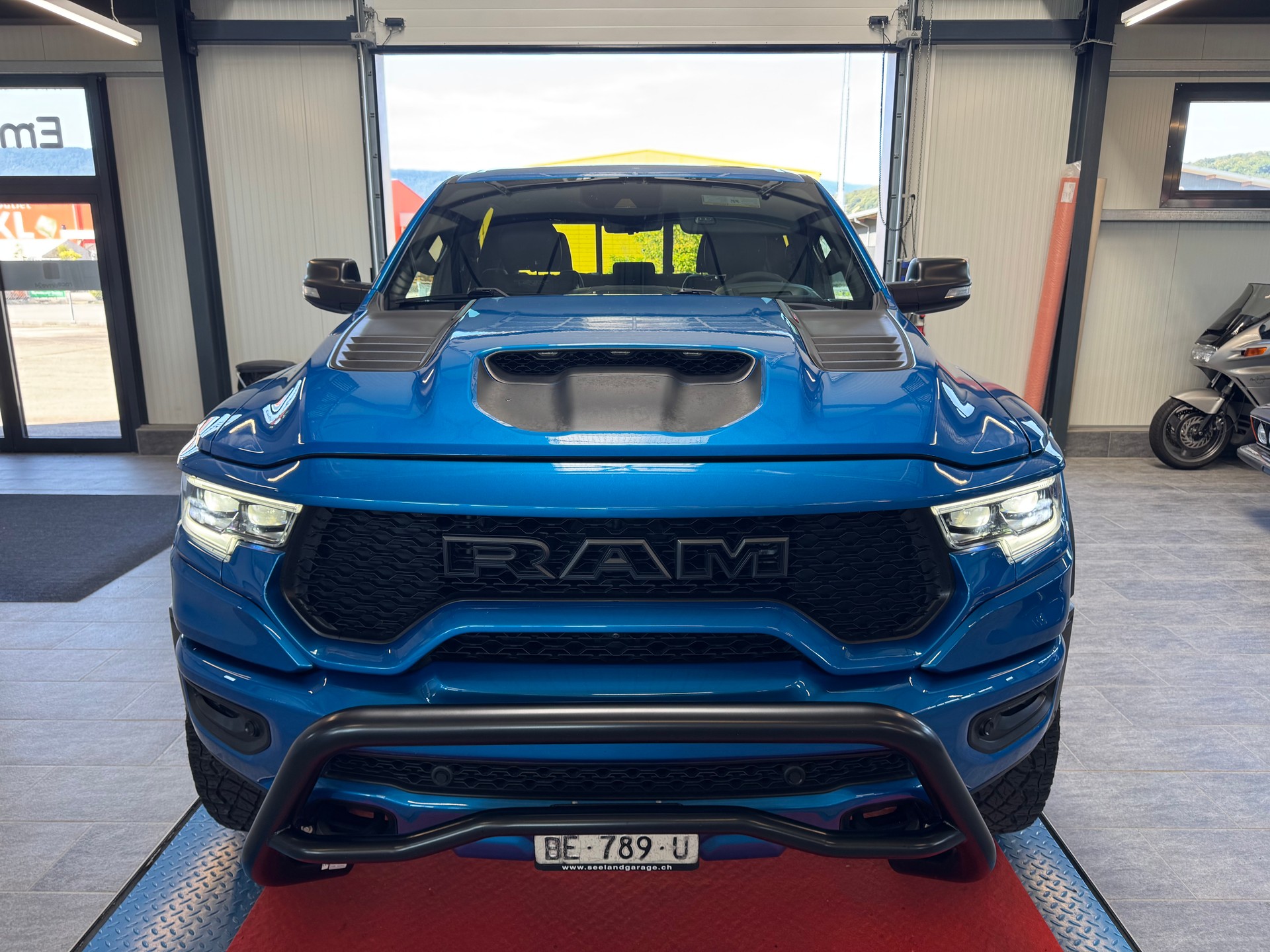 DODGE Ram 1500 TRX-showroom-element-1