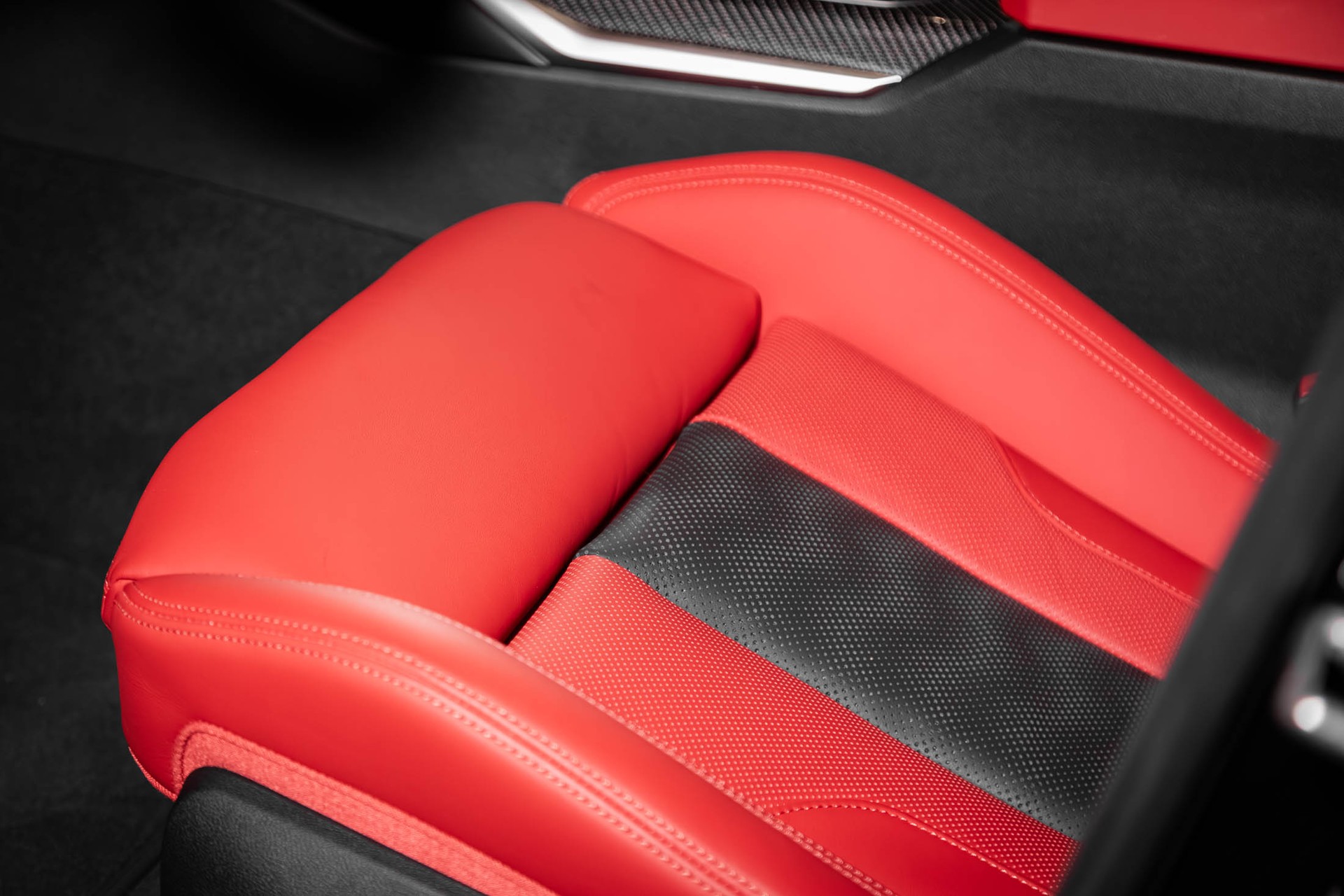 BMW M3 Competition M xDrive-image-25
