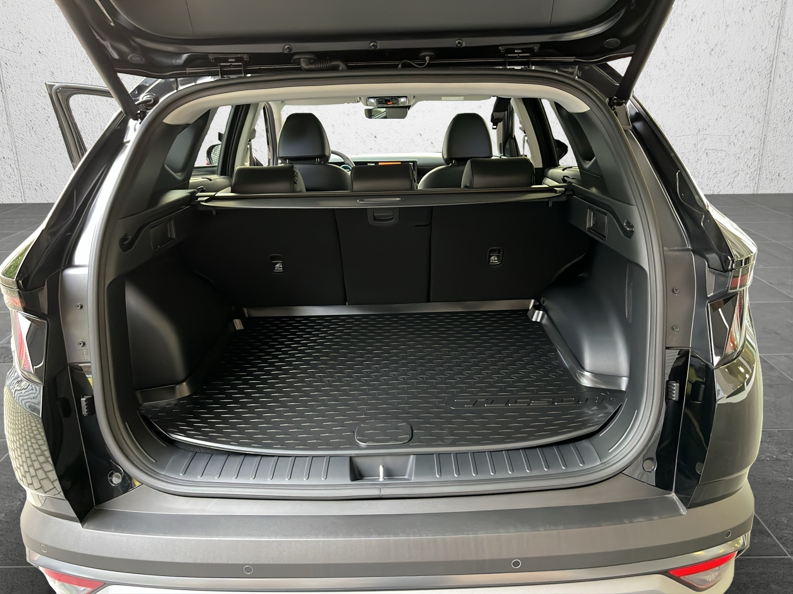 HYUNDAI Tucson 1.6 TGDI HEV SWISS EDITION 4WD-image-13