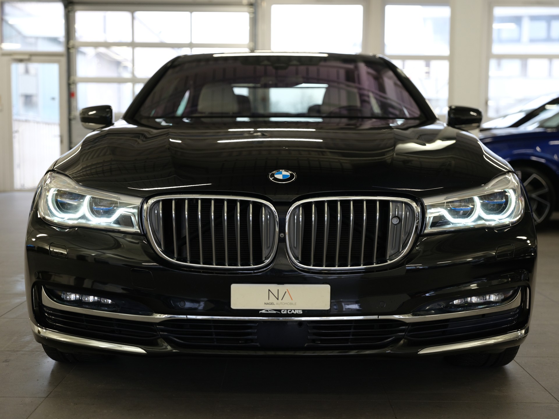 BMW 750i xDrive Steptronic *Driving Assistant plus* *Bowers & Wilkins*-showroom-element-2