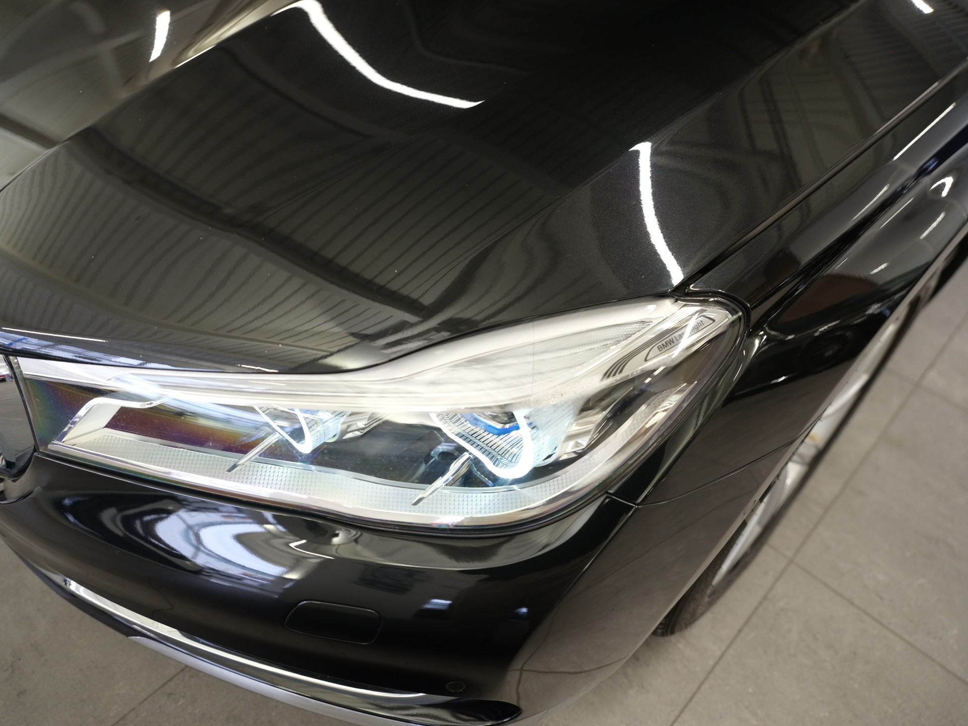 BMW 750i xDrive Steptronic *Driving Assistant plus* *Bowers & Wilkins*-image-11