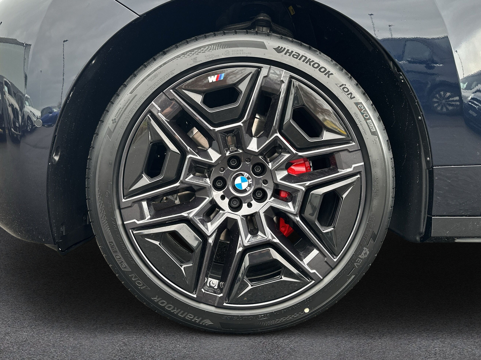BMW iX xDrive60 M Sport Pro-image-8