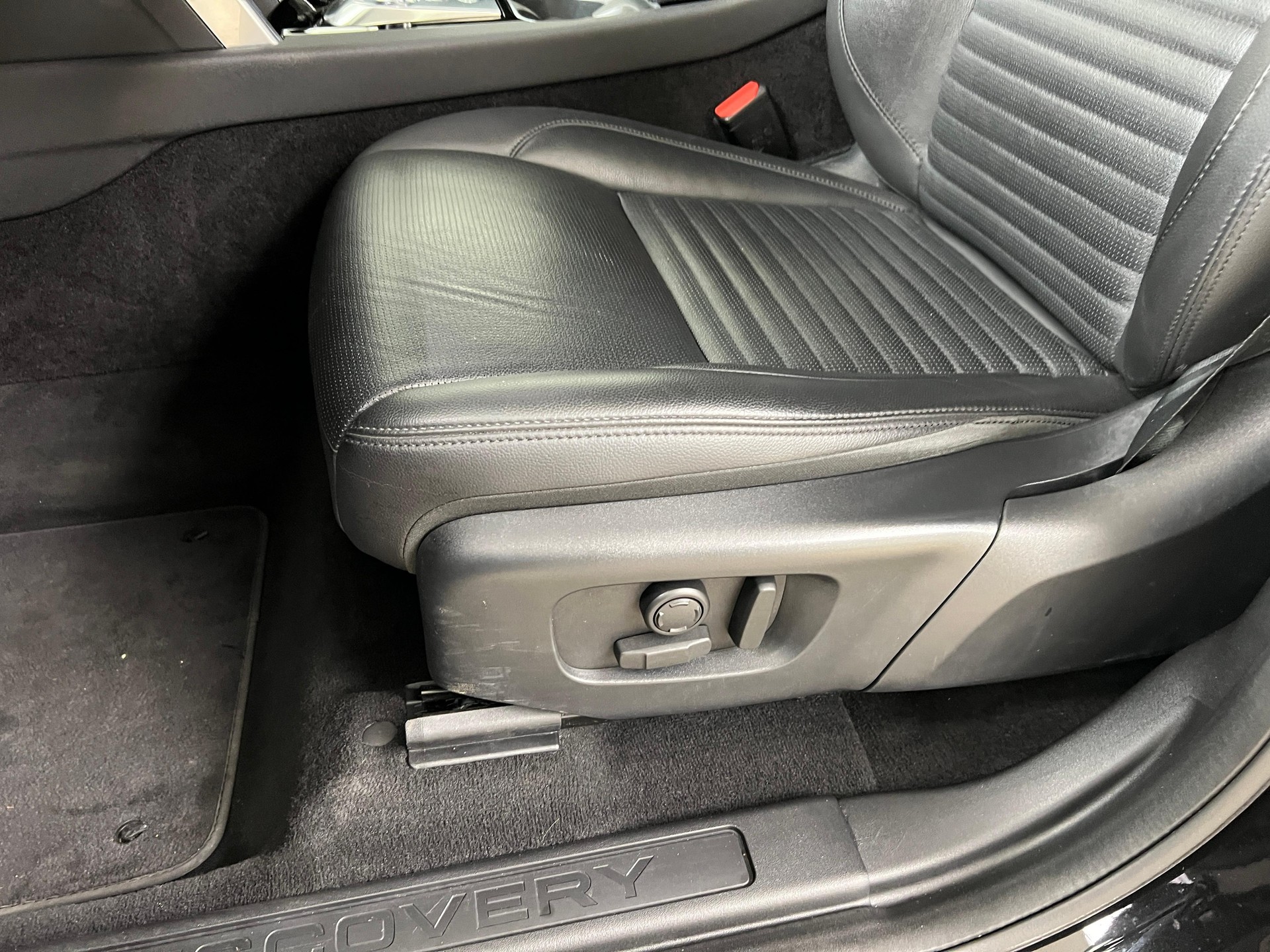 LAND ROVER Discovery Sport 2.0 SD4 200 SE / Jetzt mit attraktivem 1.99% Leasing-image-8