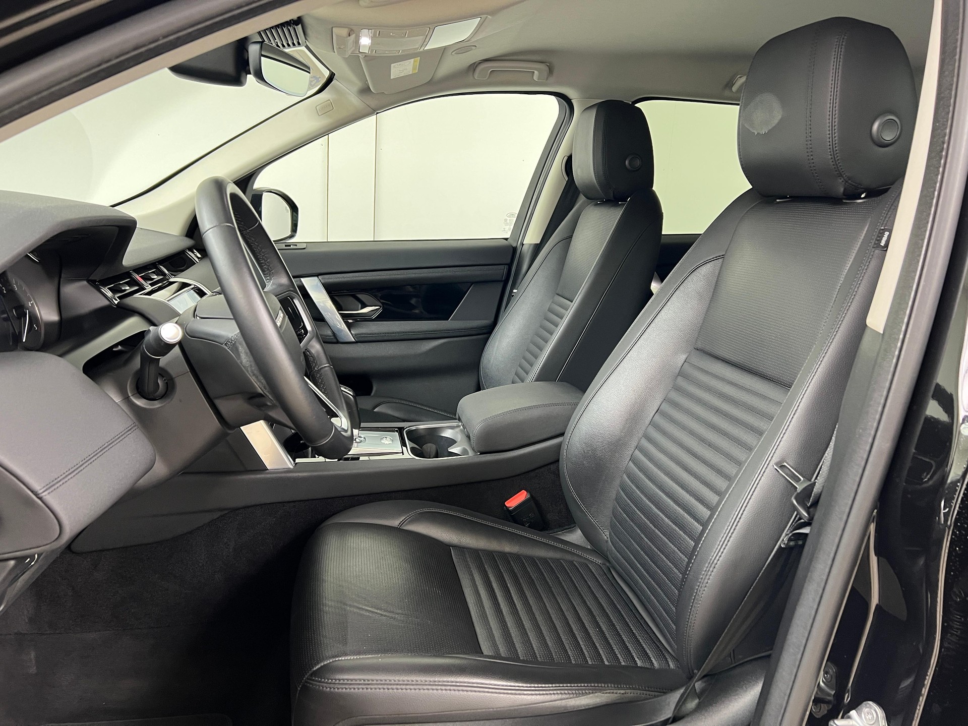 LAND ROVER Discovery Sport 2.0 SD4 200 SE / Jetzt mit attraktivem 1.99% Leasing-image-7