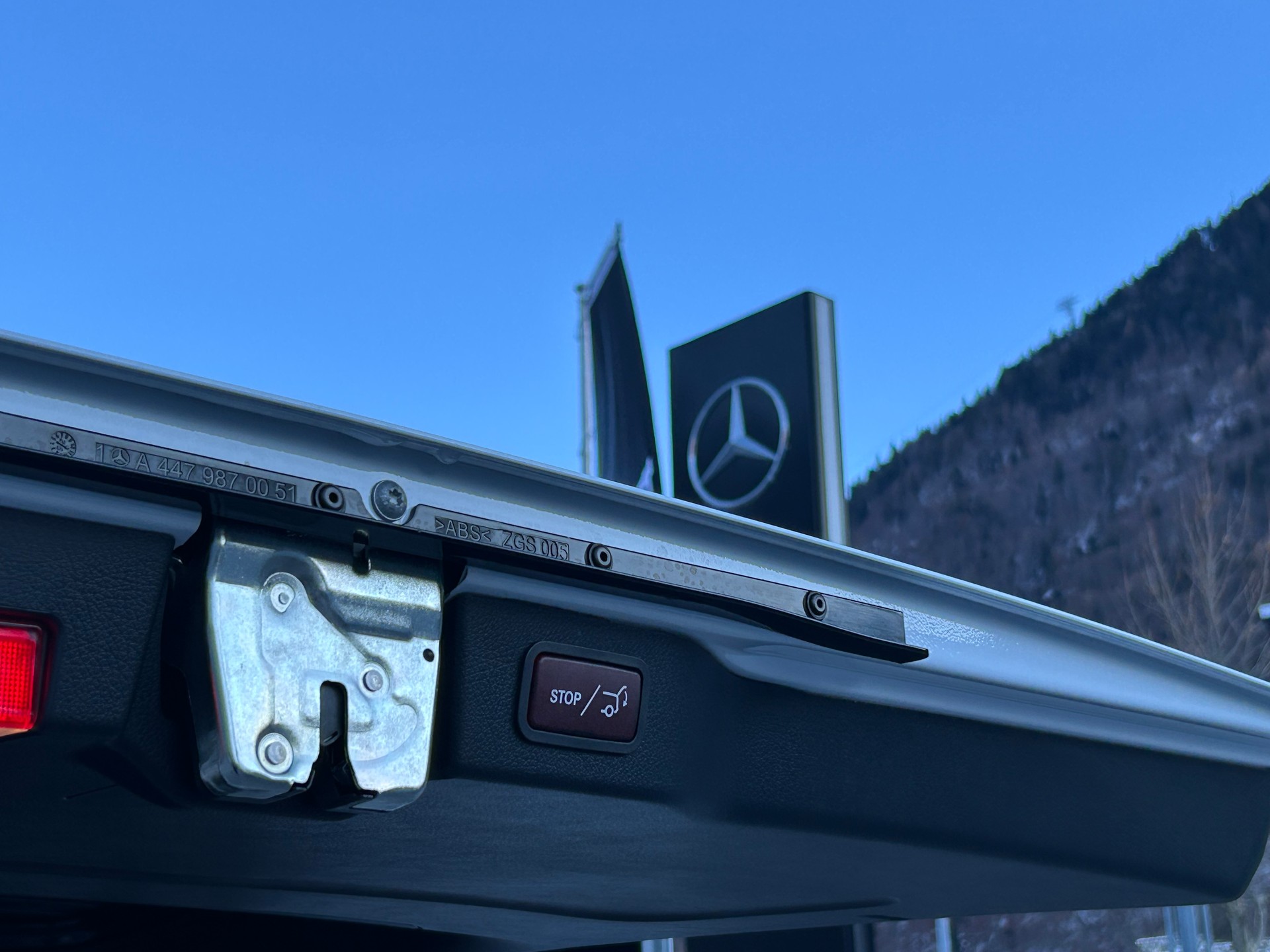 MERCEDES-BENZ V 250 d STYLE Kompakt 4MATIC-image-12