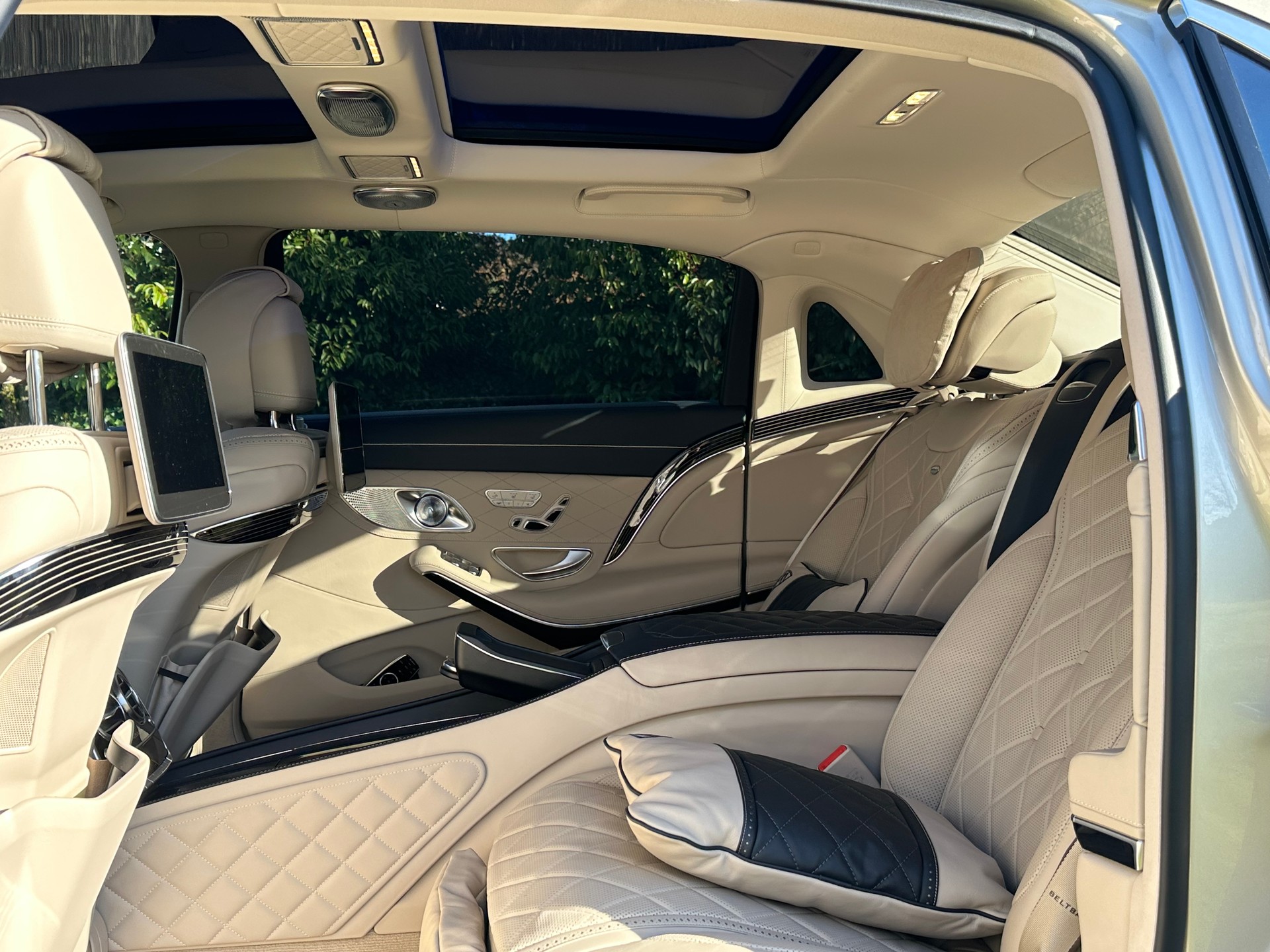 MERCEDES-BENZ S 650 Maybach 9G-Tronic-image-9