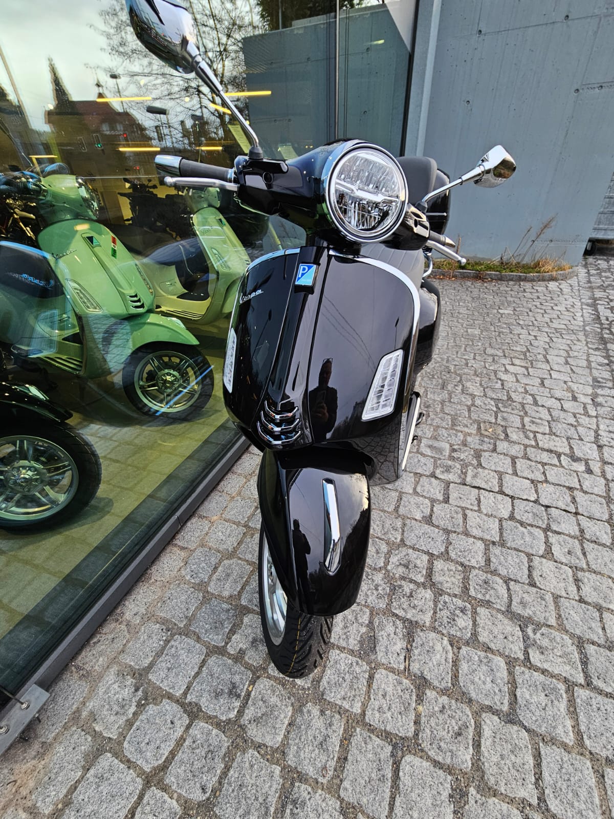 PIAGGIO Piaggio Vespa GTS 125 E5+-image-5