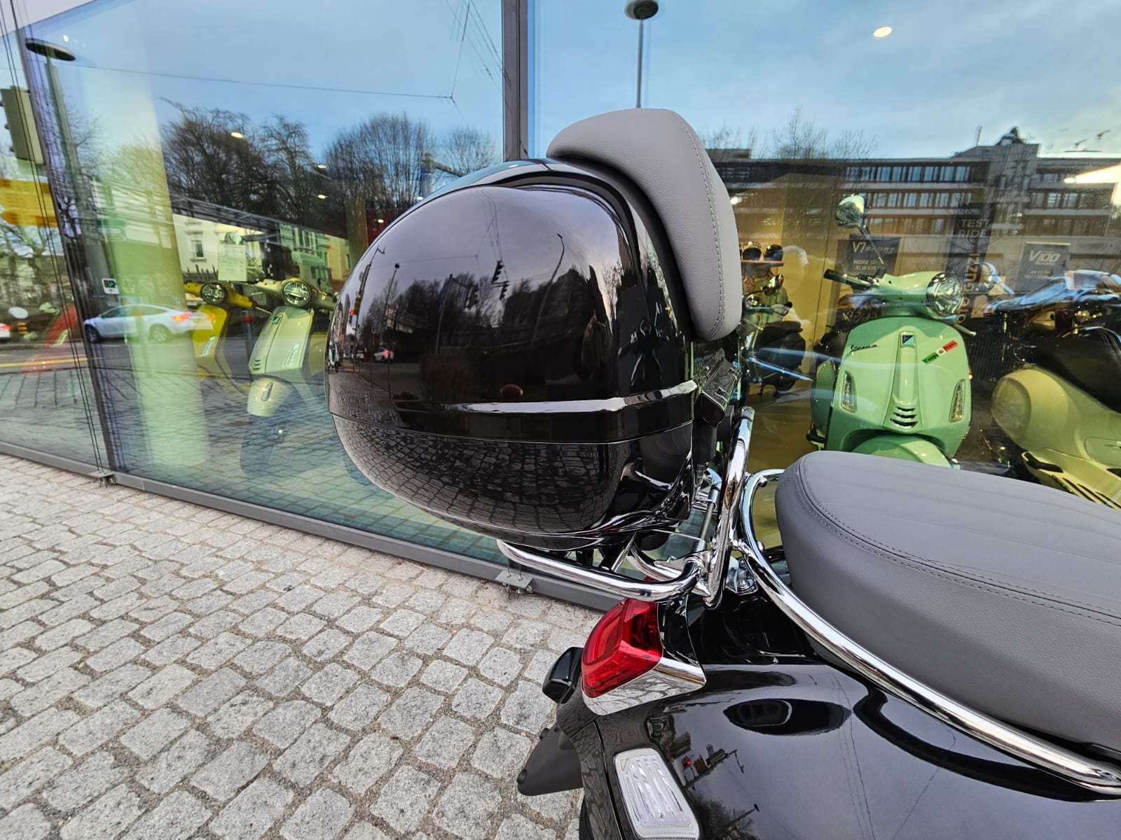 PIAGGIO Piaggio Vespa GTS 125 E5+-image-9