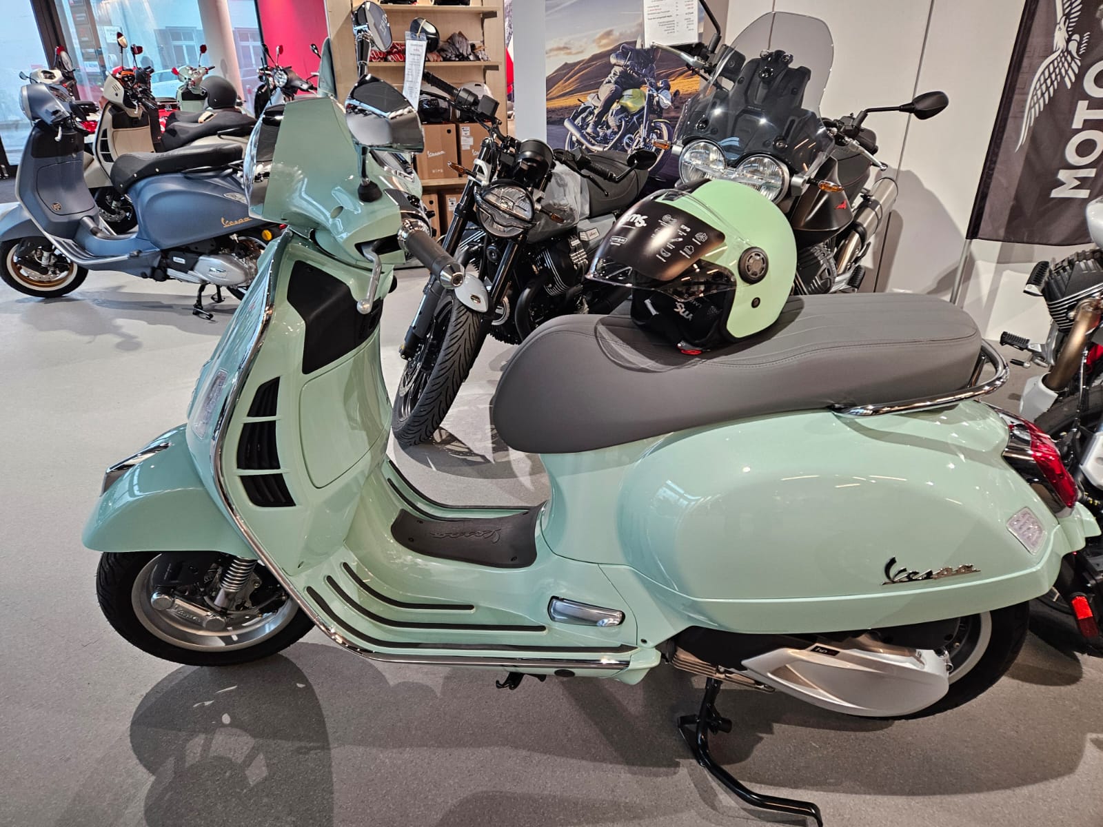 PIAGGIO Piaggio Vespa GTS 125 E5+-image-13