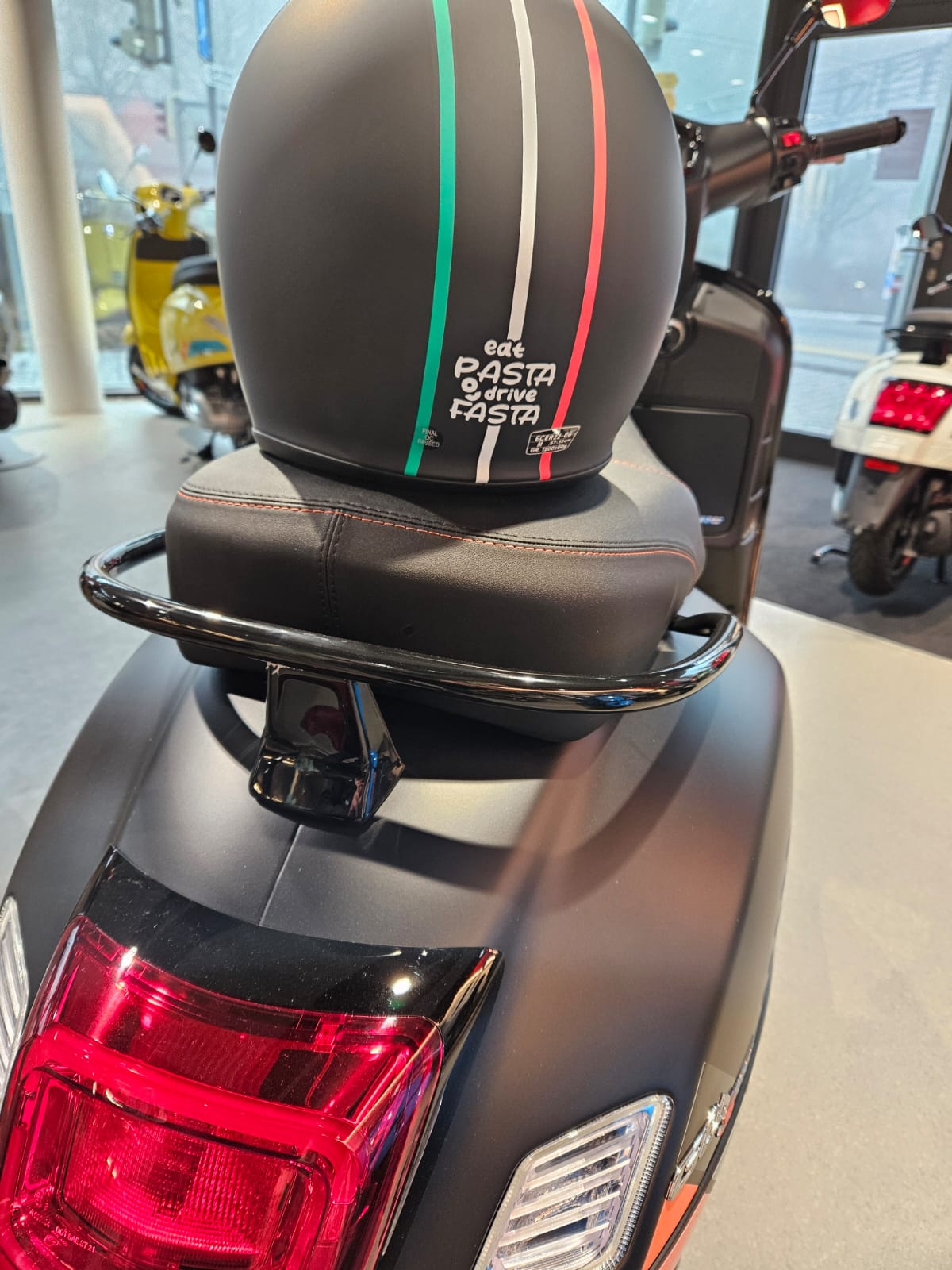 PIAGGIO Piaggio Vespa GTS 125 E5+-image-11