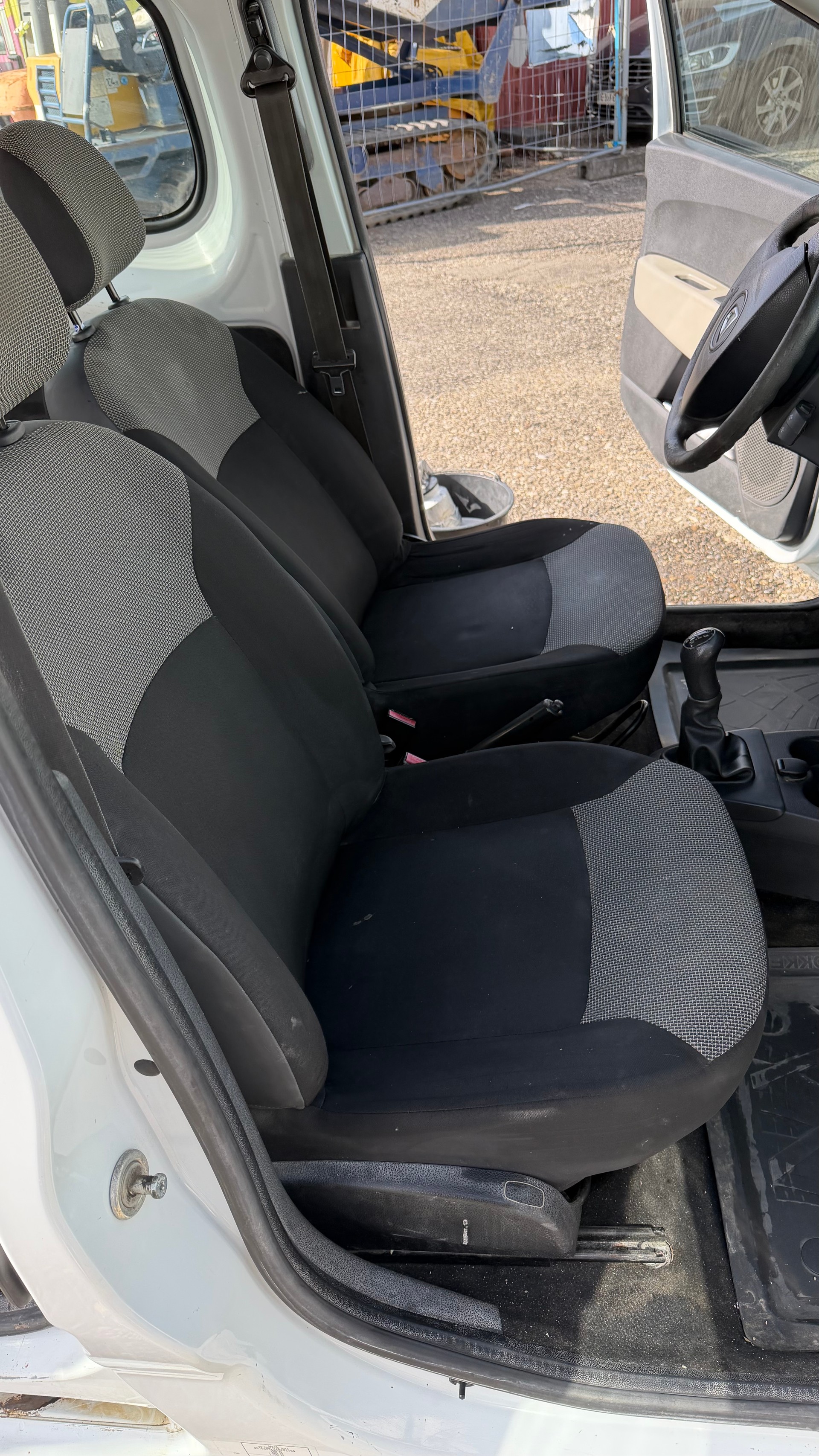 DACIA Dokker 1.5 dCi Ambiance-image-11