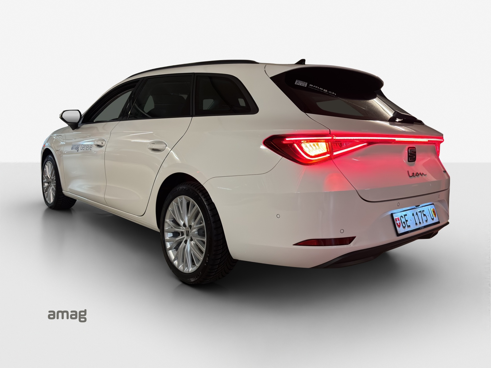 SEAT Leon ST 1.5 eHybrid pHEV DSG Business Edition-showroom-element-2