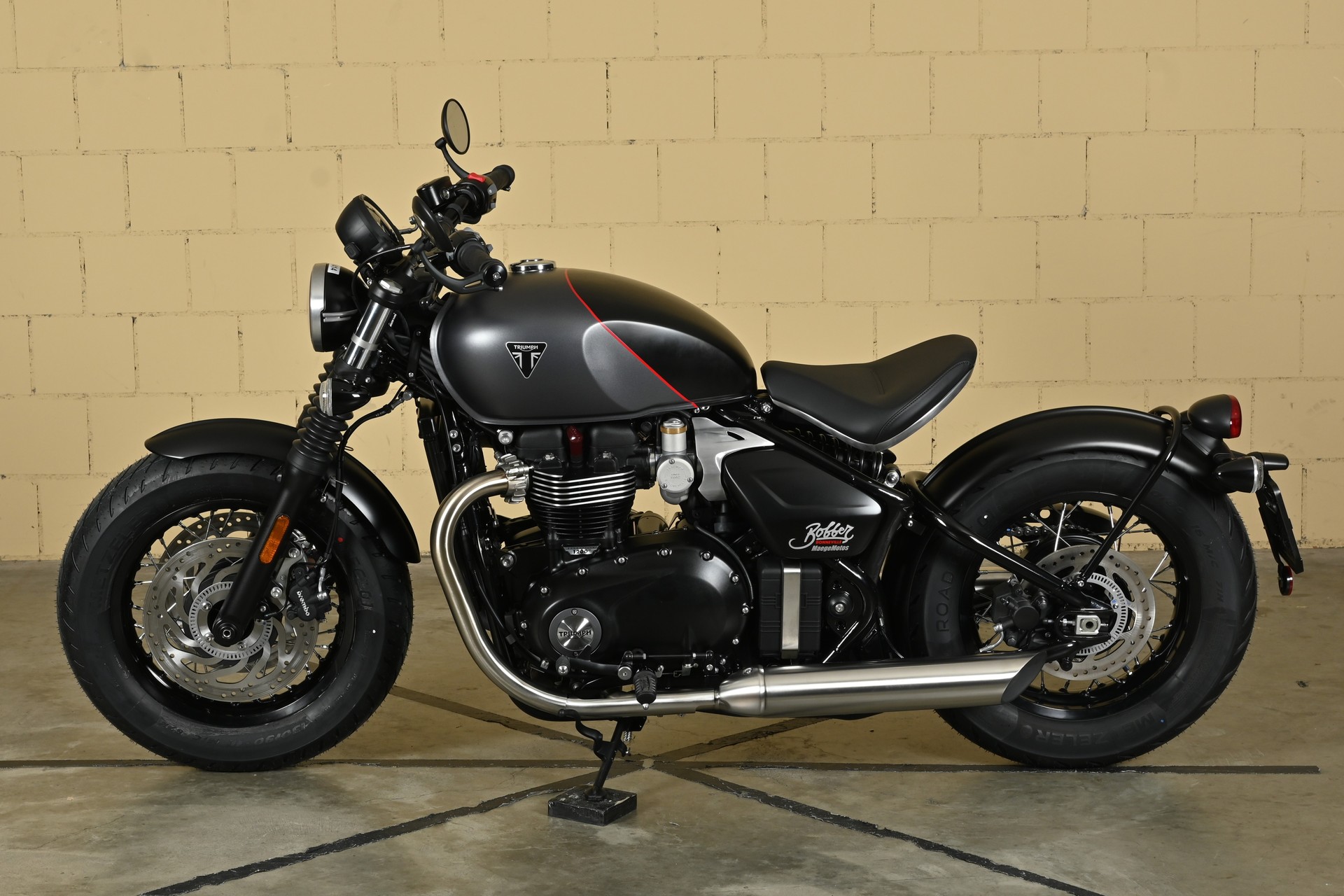 TRIUMPH Bobber 1200-image-3