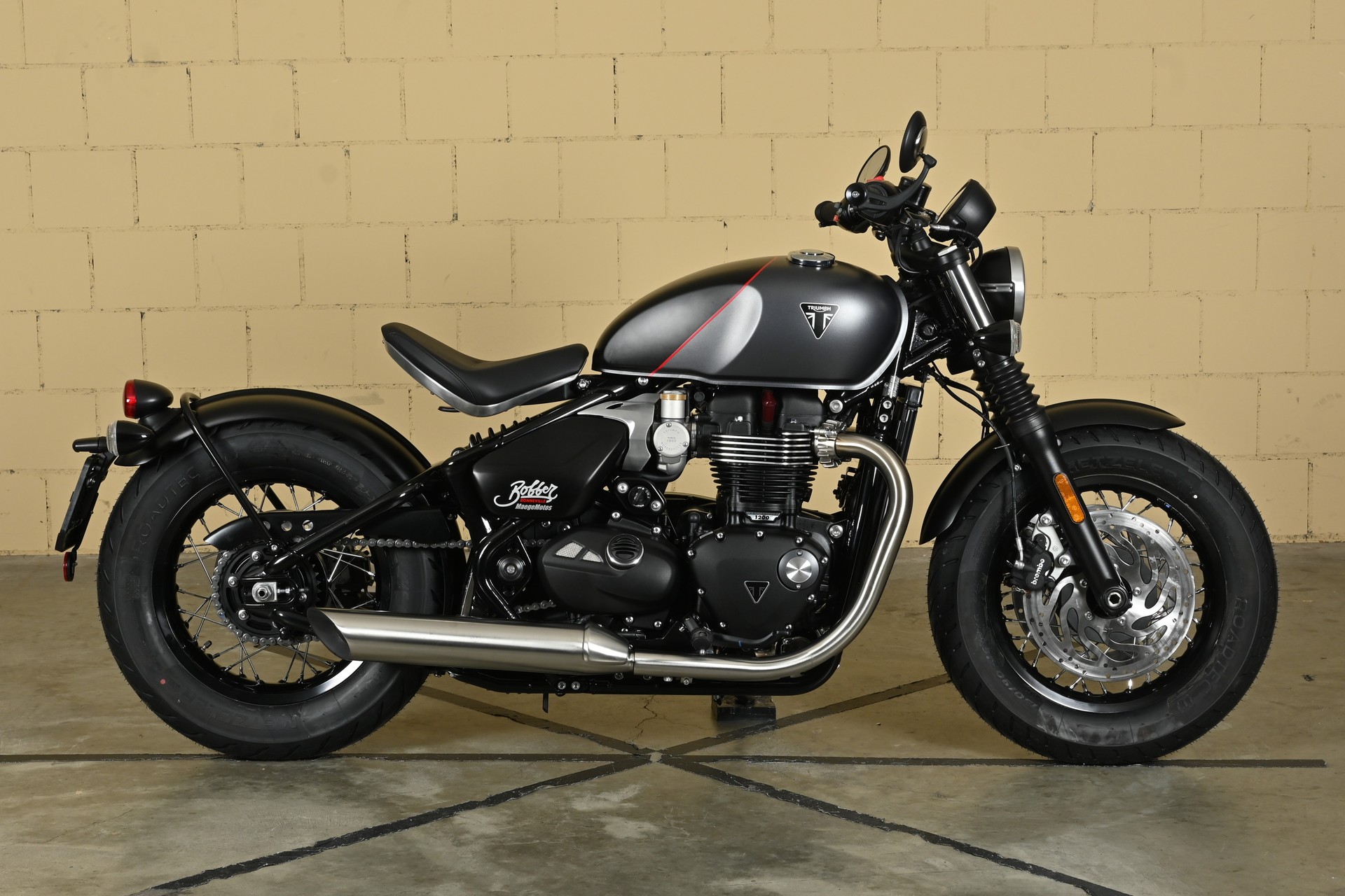 TRIUMPH Bobber 1200-image-0
