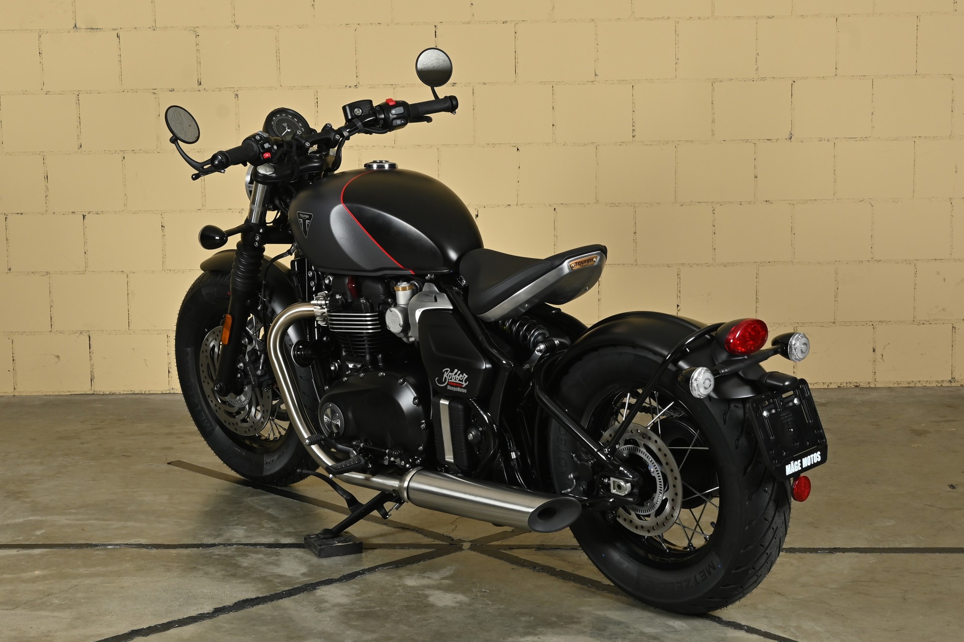 TRIUMPH Bobber 1200-image-4
