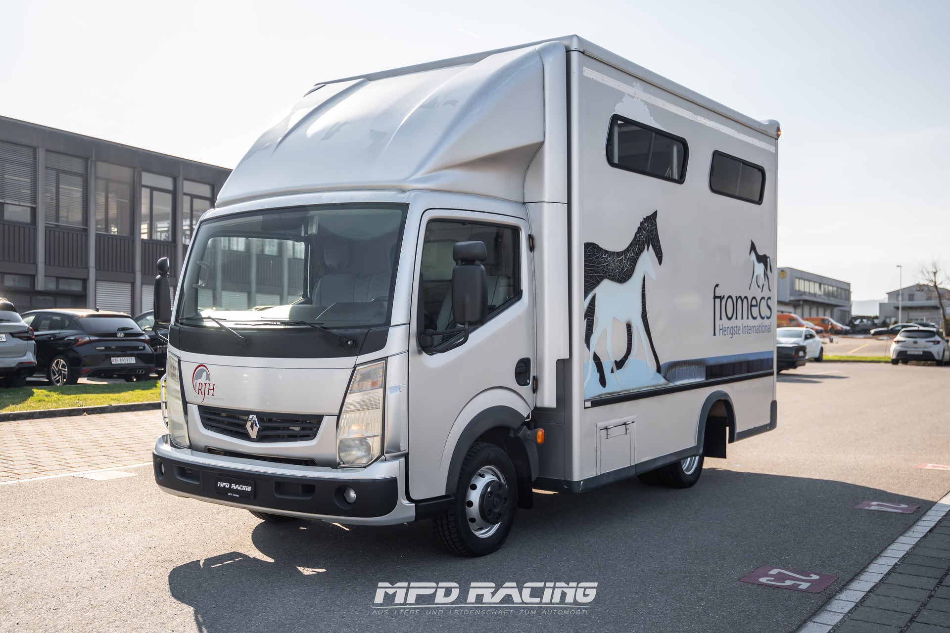 RENAULT Maxity Pferde Transporter / Selbstfahrer