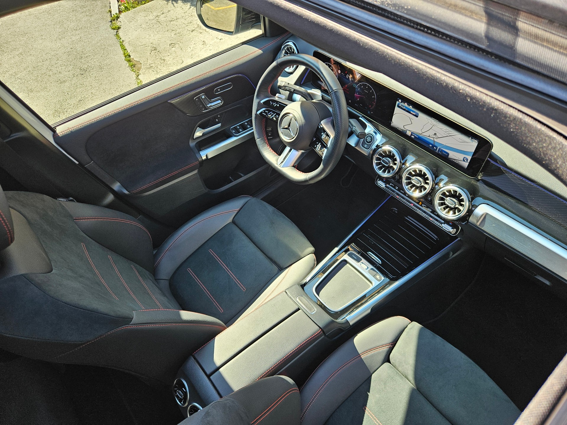 MERCEDES-BENZ GLB 220 AMG Line 4matic-image-17