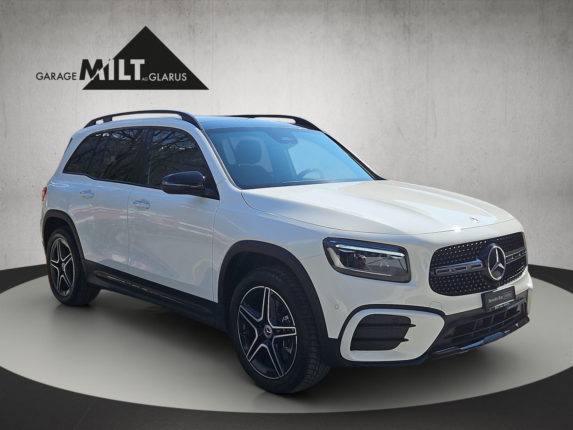 MERCEDES-BENZ GLB 220 AMG Line 4matic-showroom-element-1