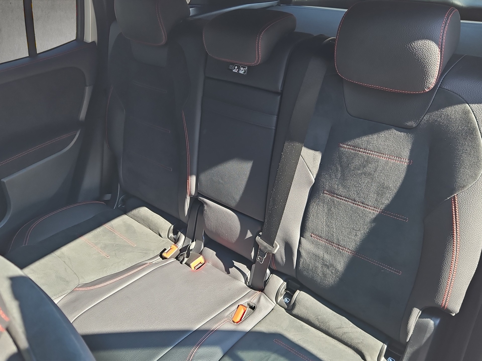 MERCEDES-BENZ GLB 220 AMG Line 4matic-image-10
