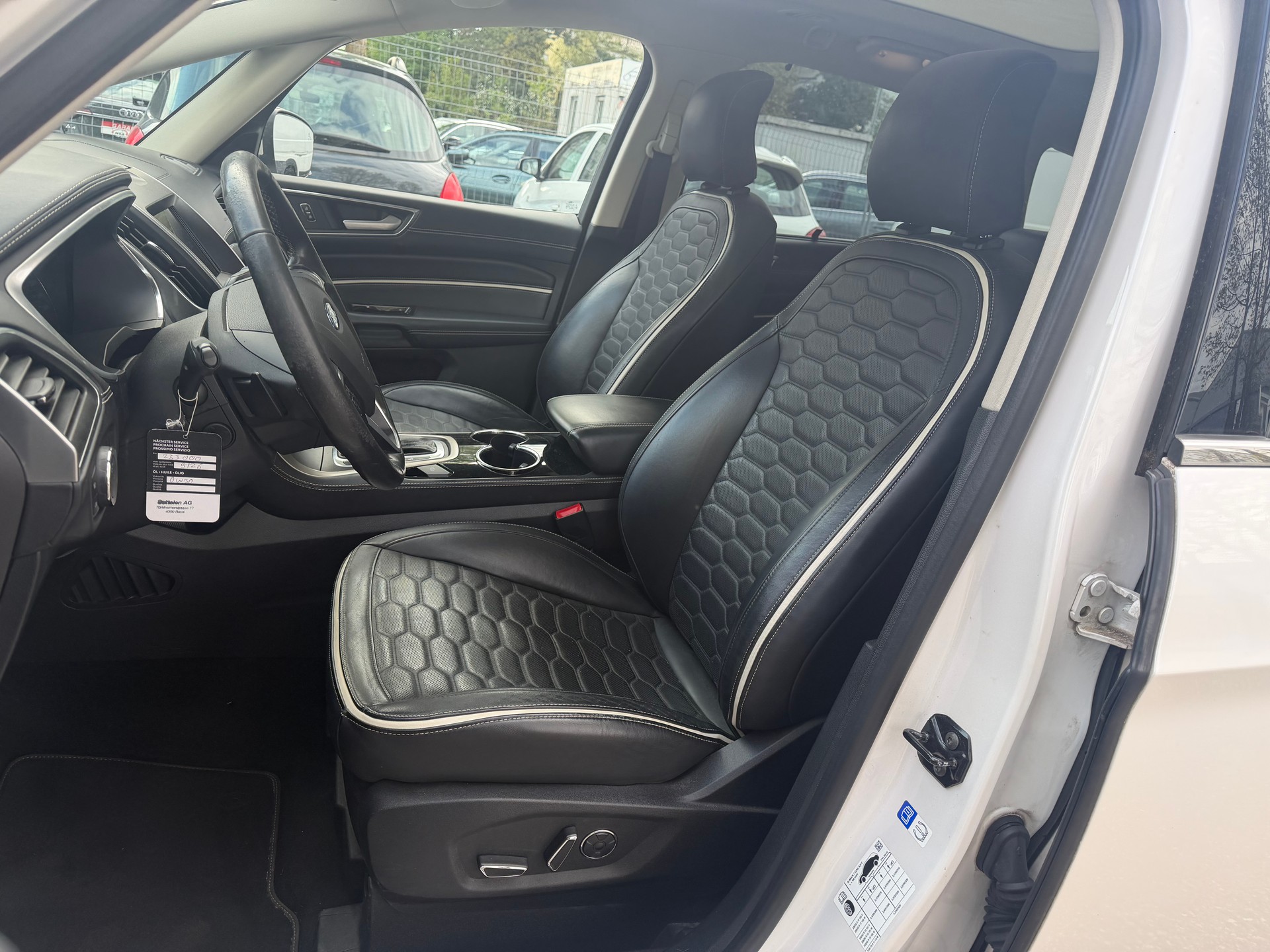 FORD S-Max 2.0 TDCi Vignale AWD PowerShift * 07x Sitze * Leder * Navi * Xenon * Klima-Auto * PDC V&H - RF.Kamera * Tempomat *-image-6