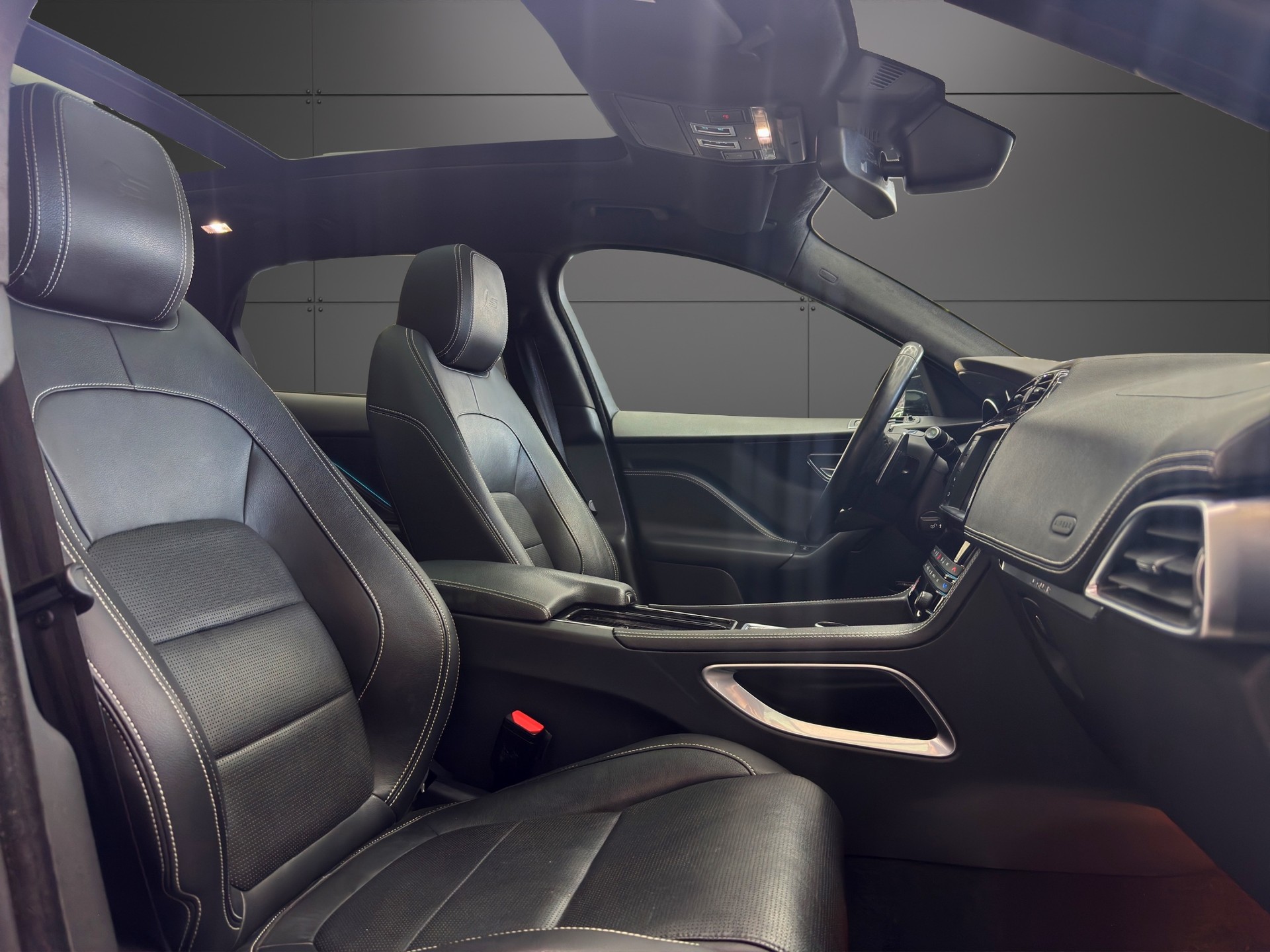 JAGUAR F-Pace 3.0 V6 S AWD Automatik-image-13