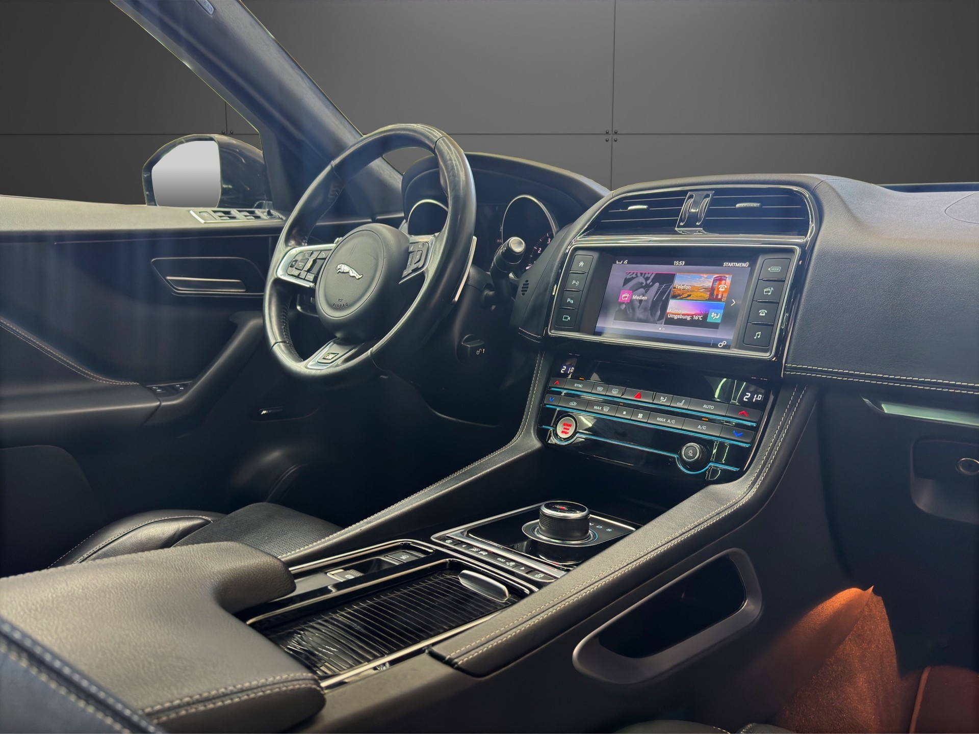 JAGUAR F-Pace 3.0 V6 S AWD Automatik-image-12